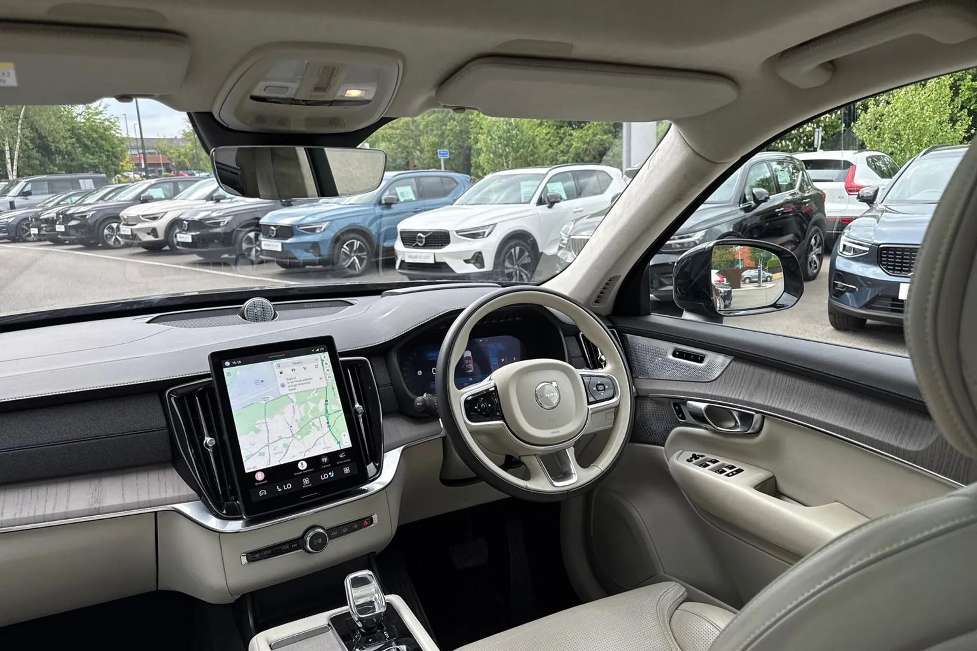 Volvo XC90 thumbnail image number 32