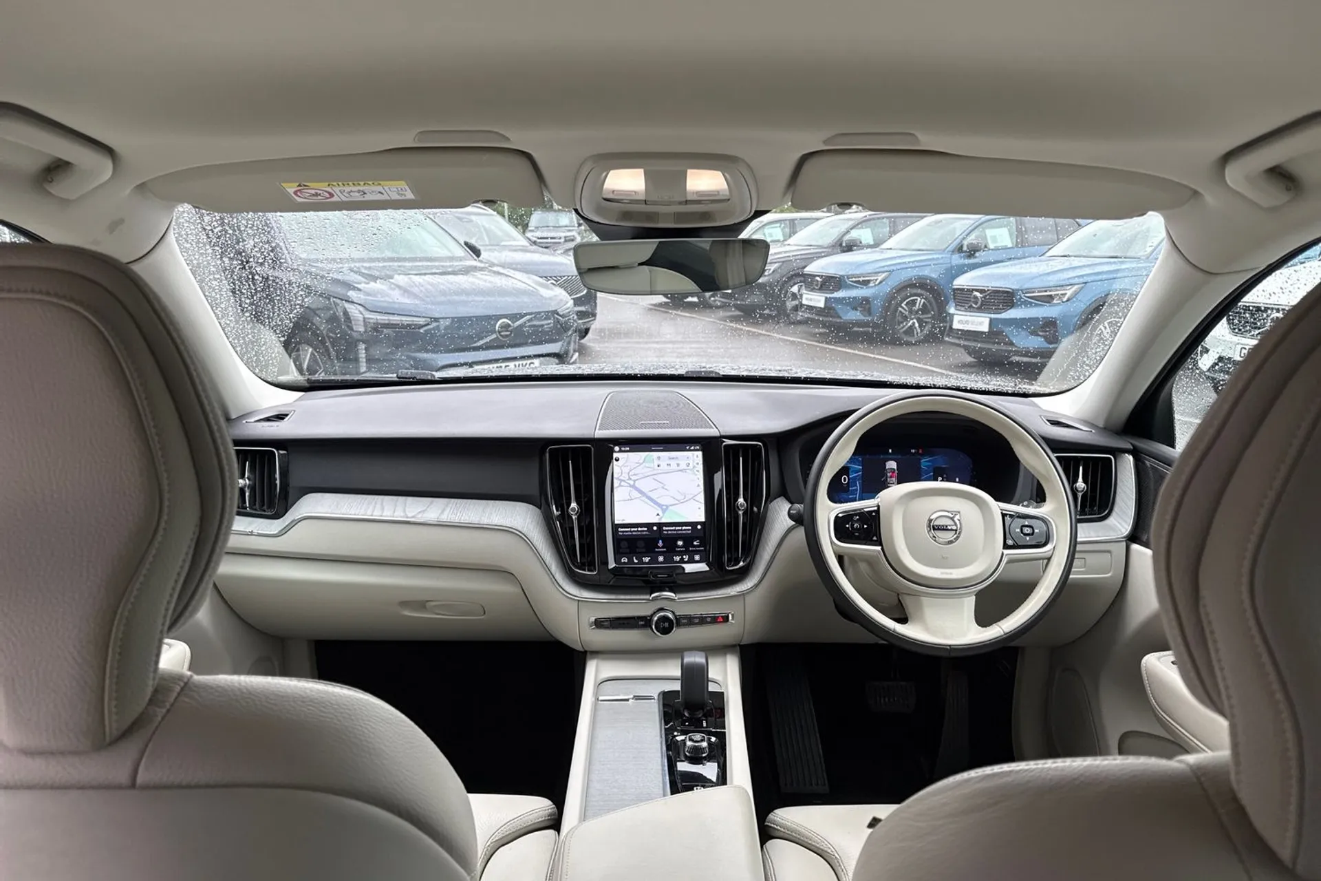 Volvo XC60 thumbnail image number 3