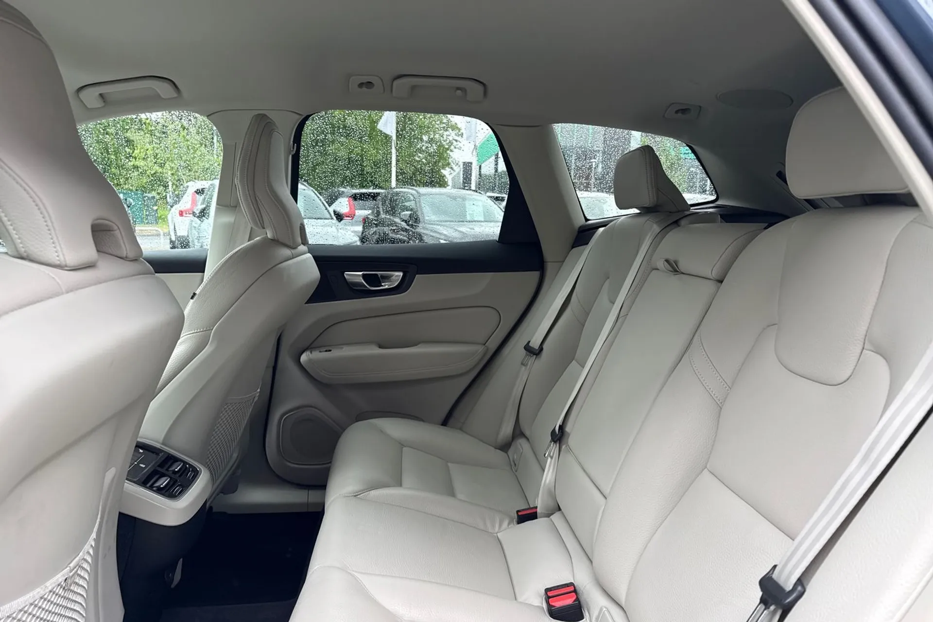 Volvo XC60 thumbnail image number 29