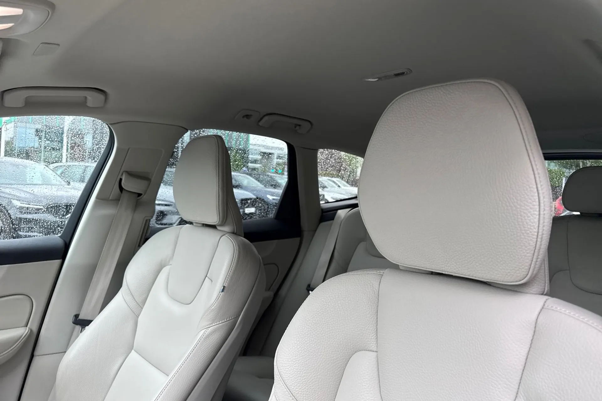 Volvo XC60 thumbnail image number 28