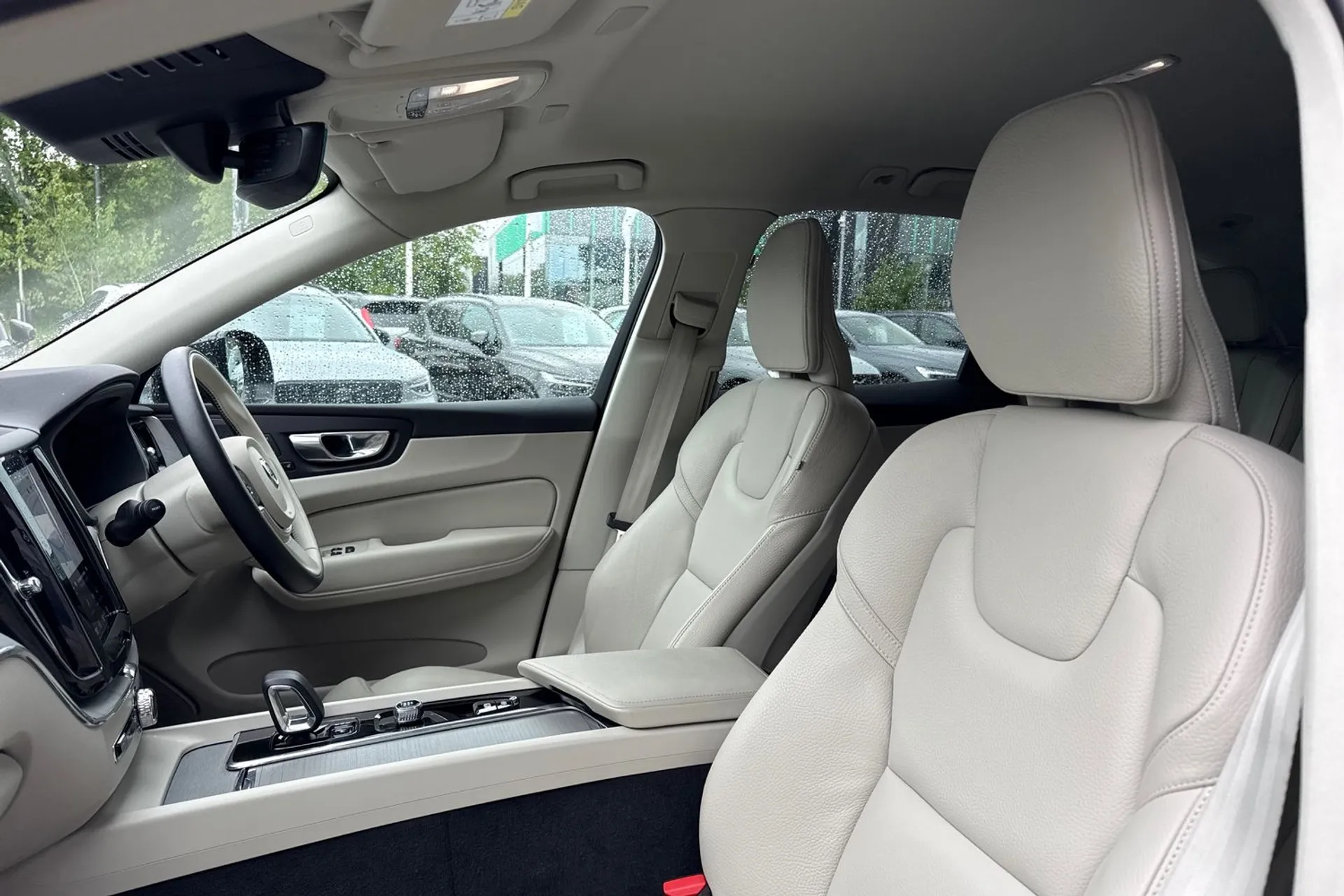 Volvo XC60 thumbnail image number 27