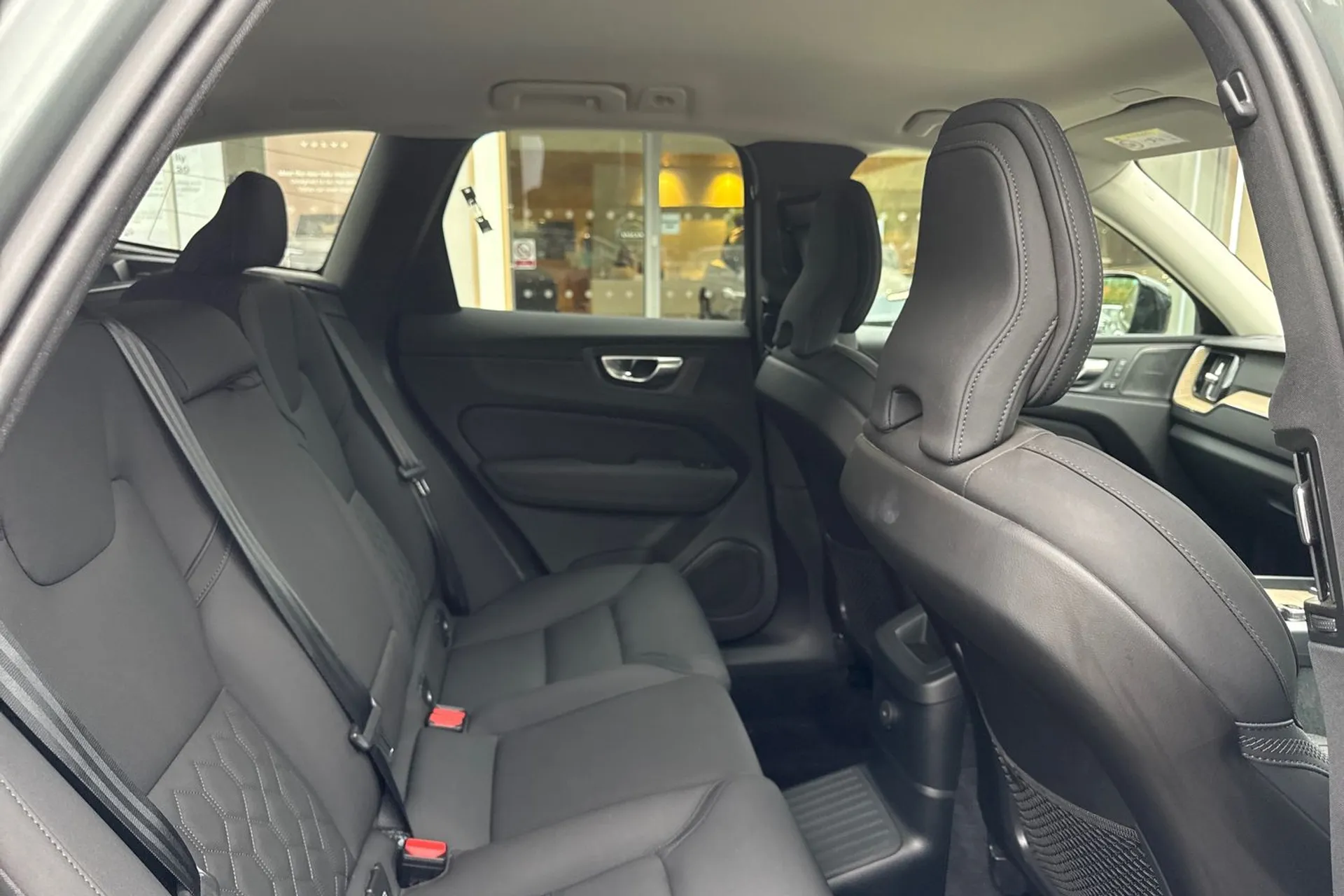 Volvo XC60 thumbnail image number 23
