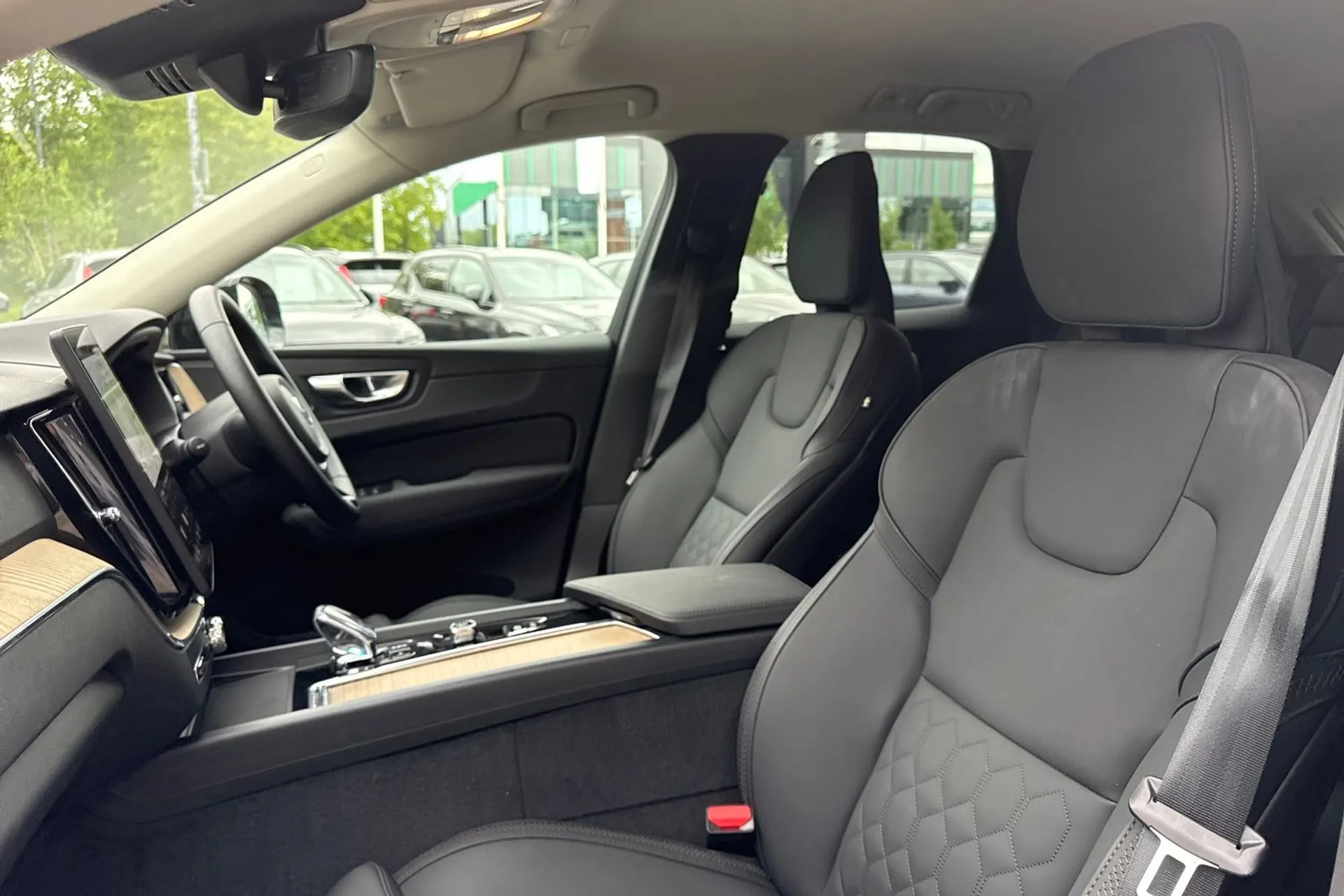 Volvo XC60 thumbnail image number 28