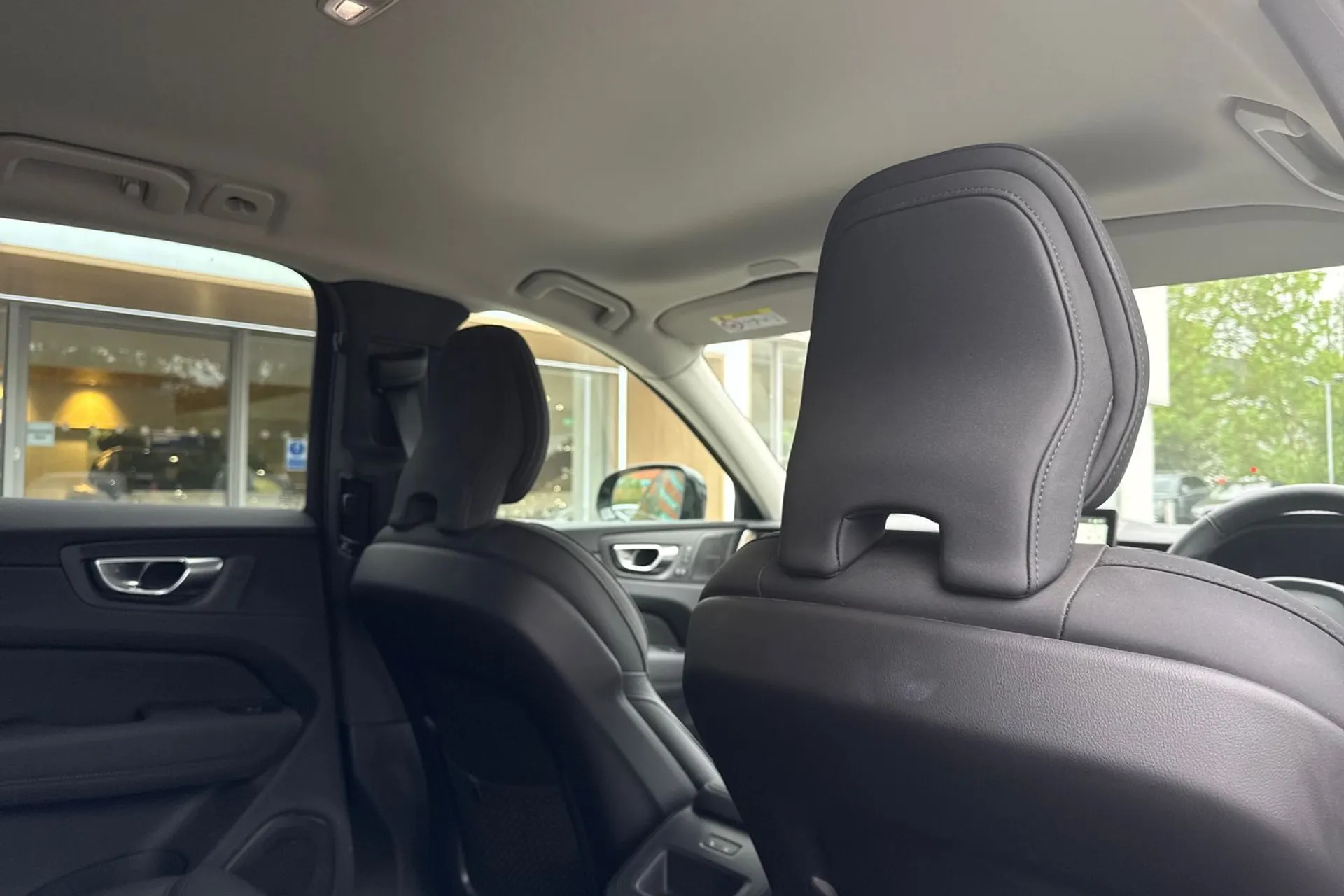 Volvo XC60 thumbnail image number 24