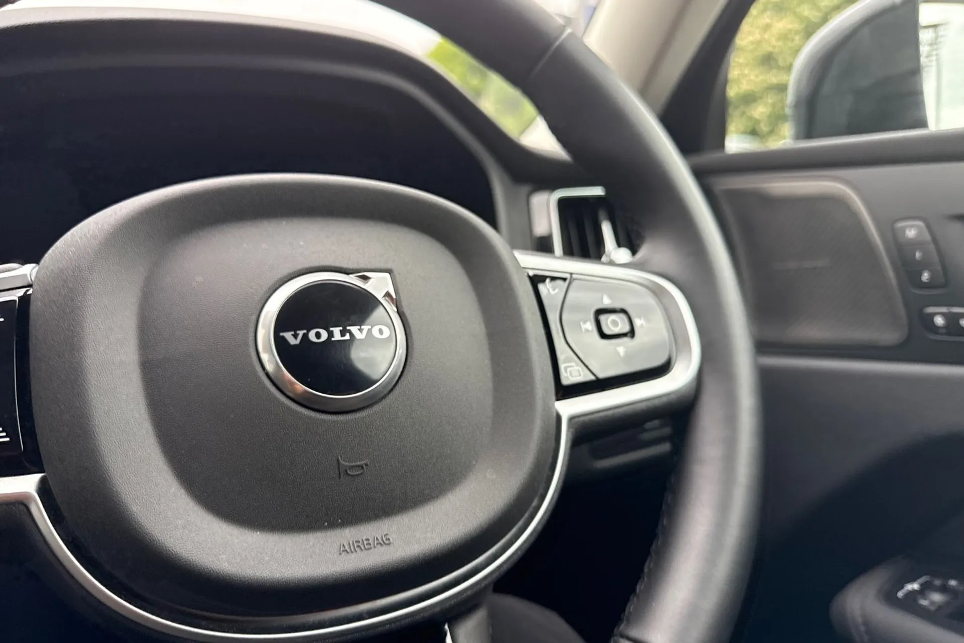 Volvo XC60 thumbnail image number 37