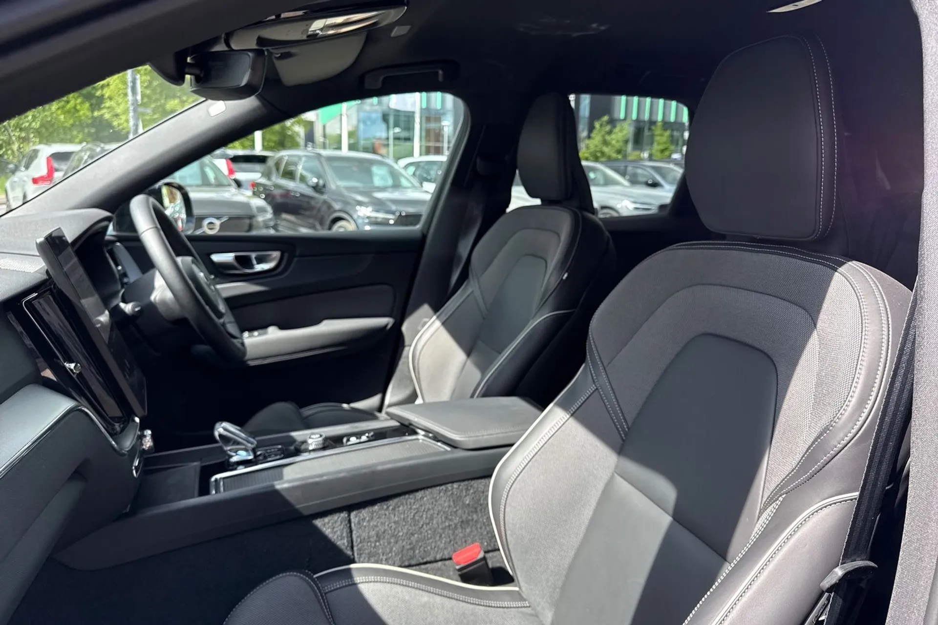 Volvo XC60 thumbnail image number 28