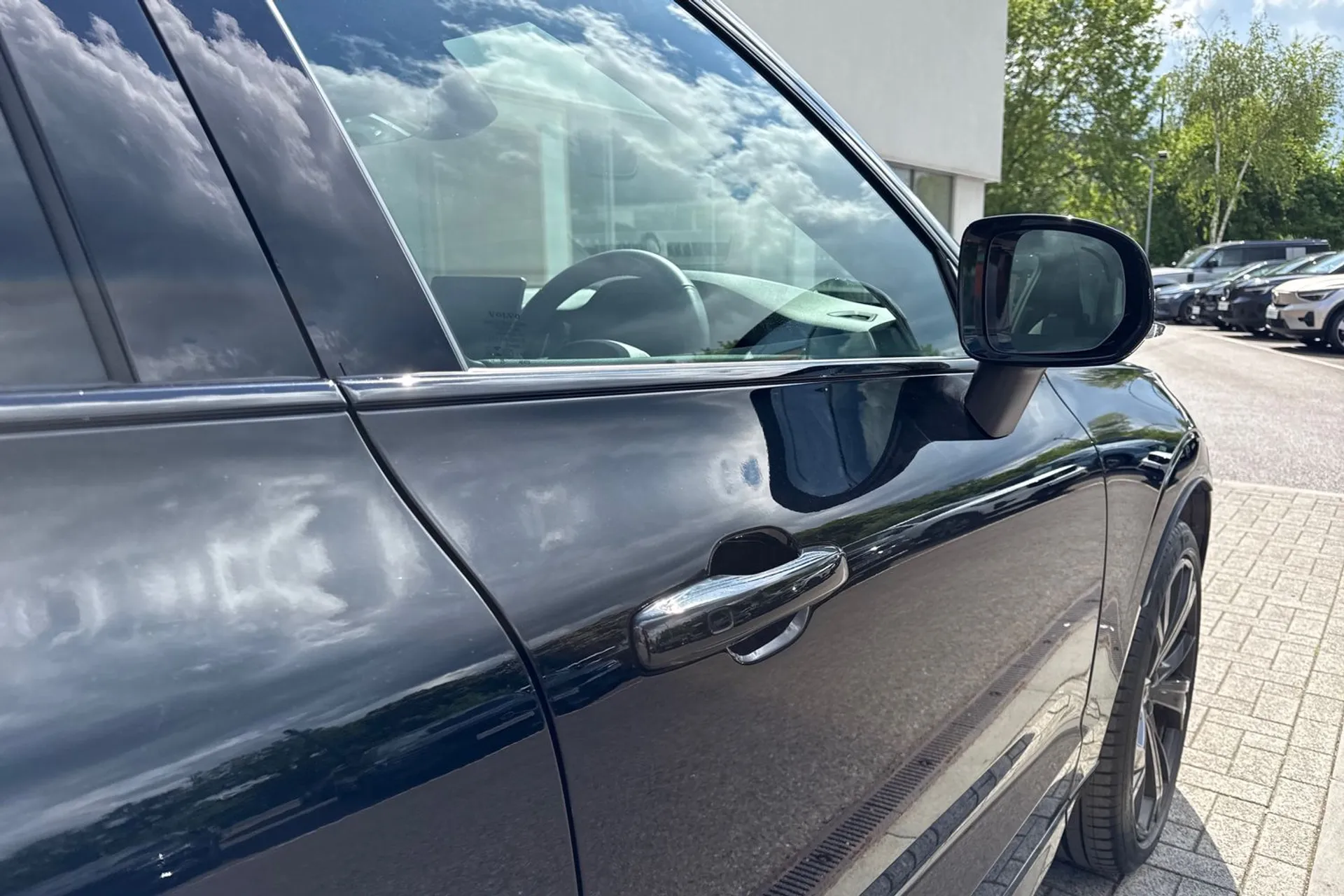 Volvo XC60 thumbnail image number 17