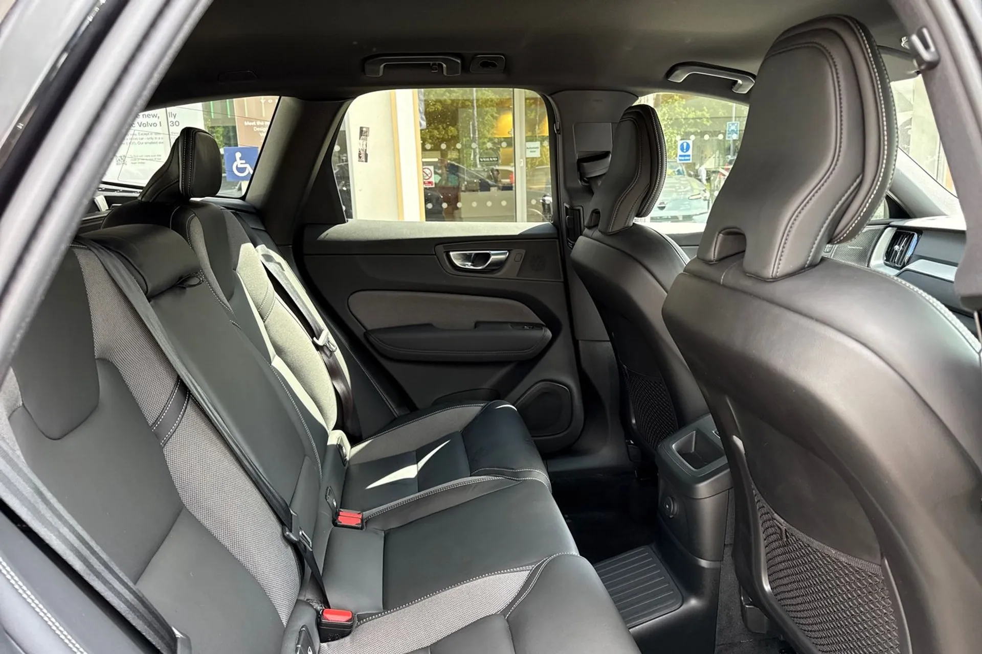 Volvo XC60 thumbnail image number 23