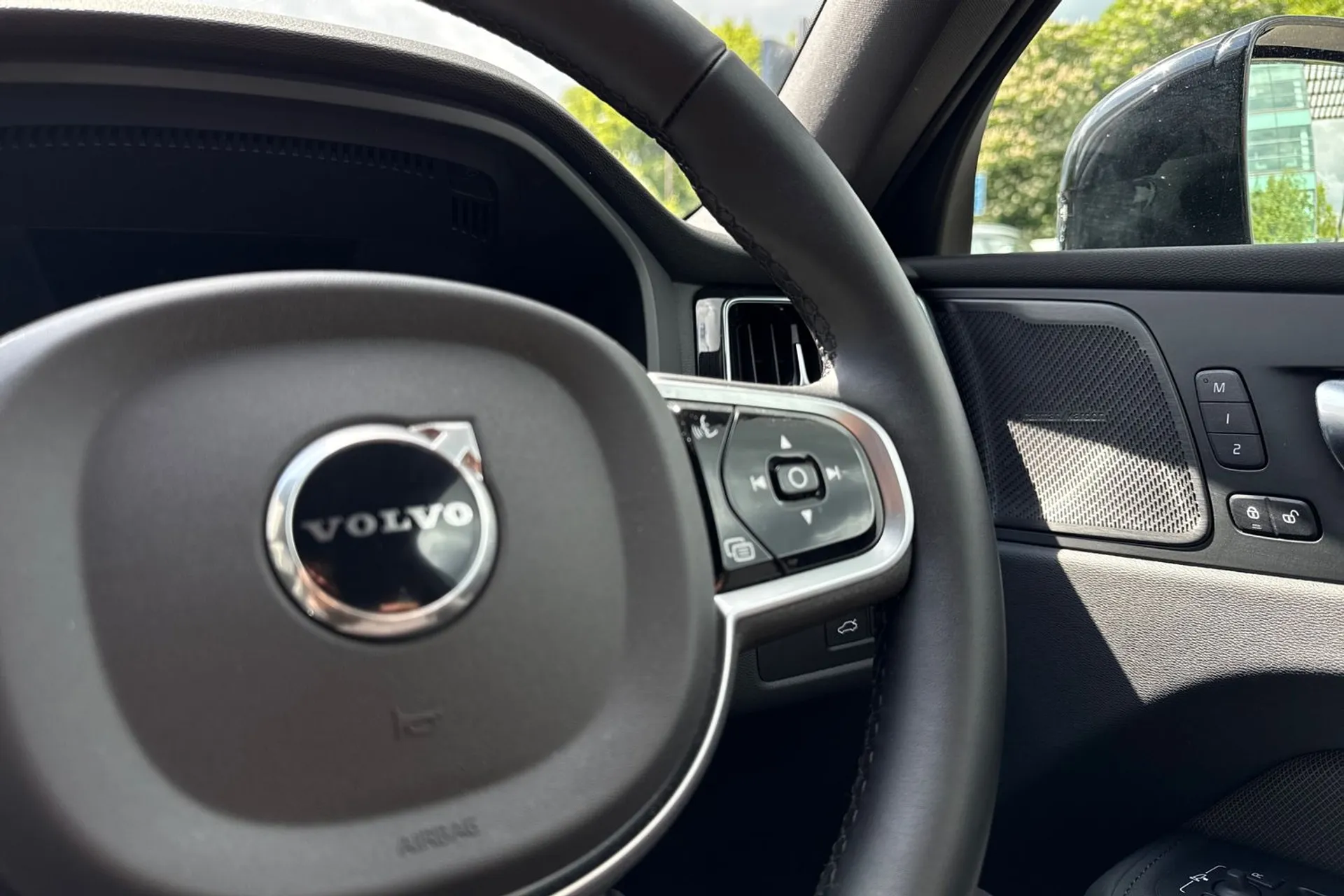 Volvo XC60 thumbnail image number 37