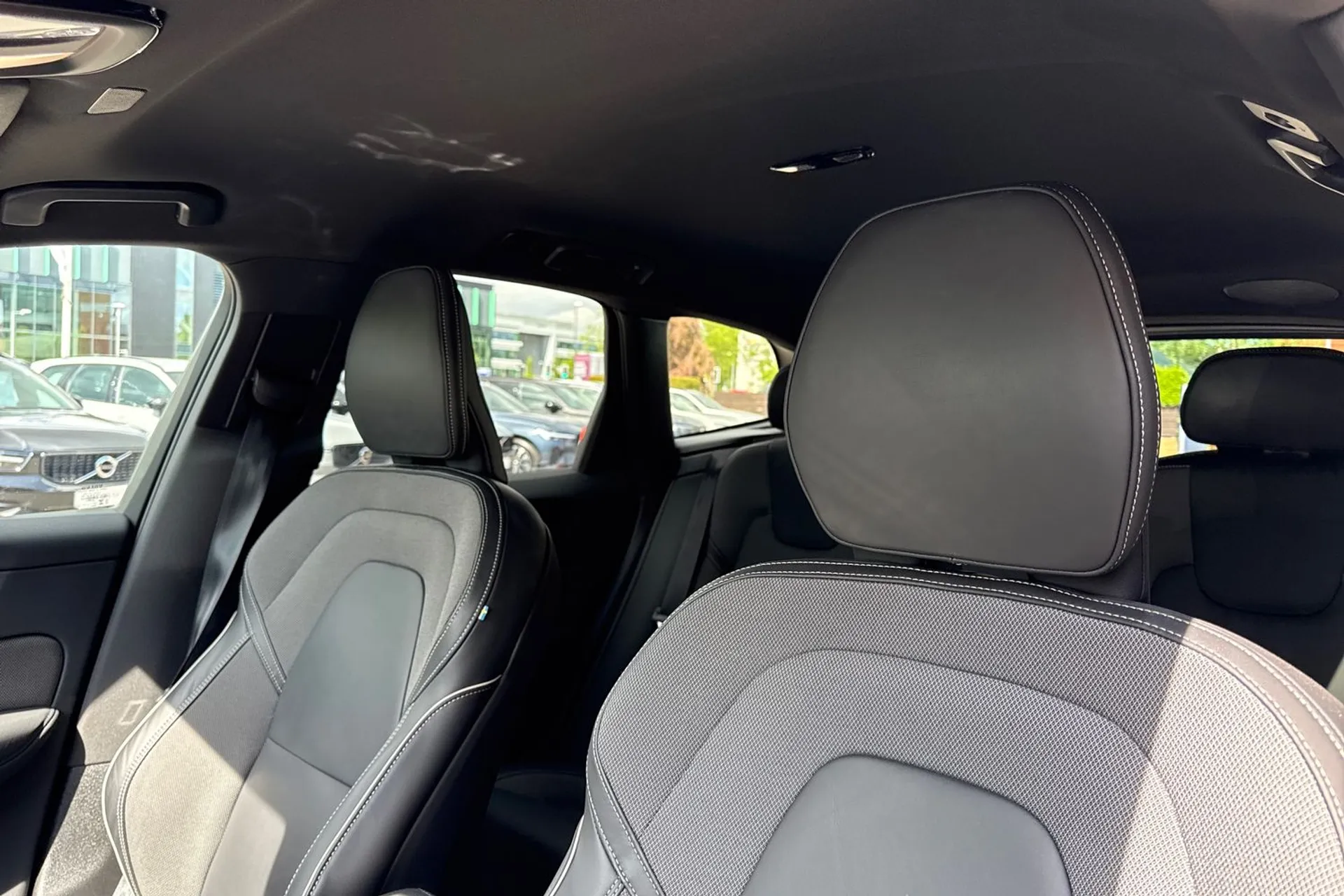Volvo XC60 thumbnail image number 29