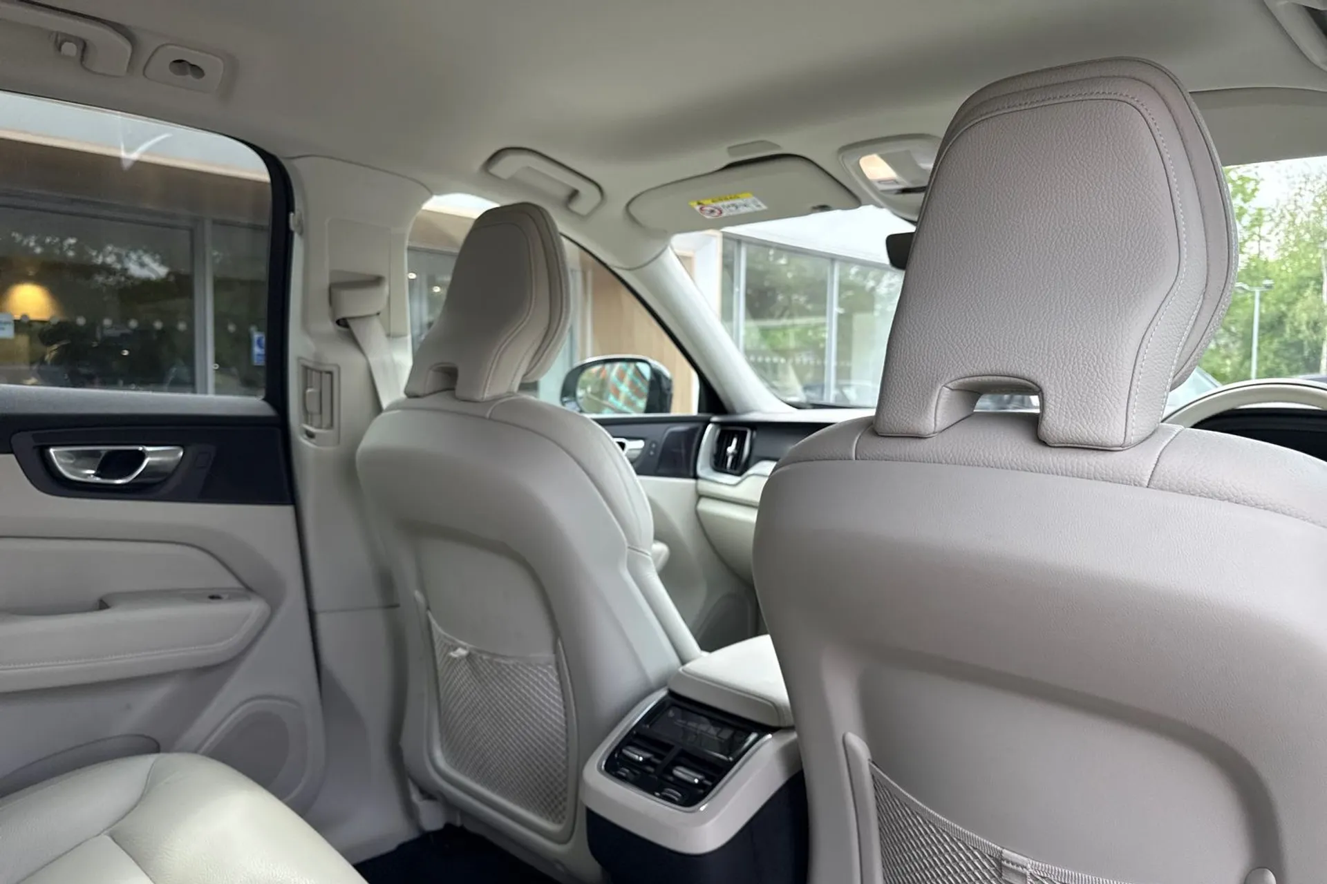 Volvo XC60 thumbnail image number 24