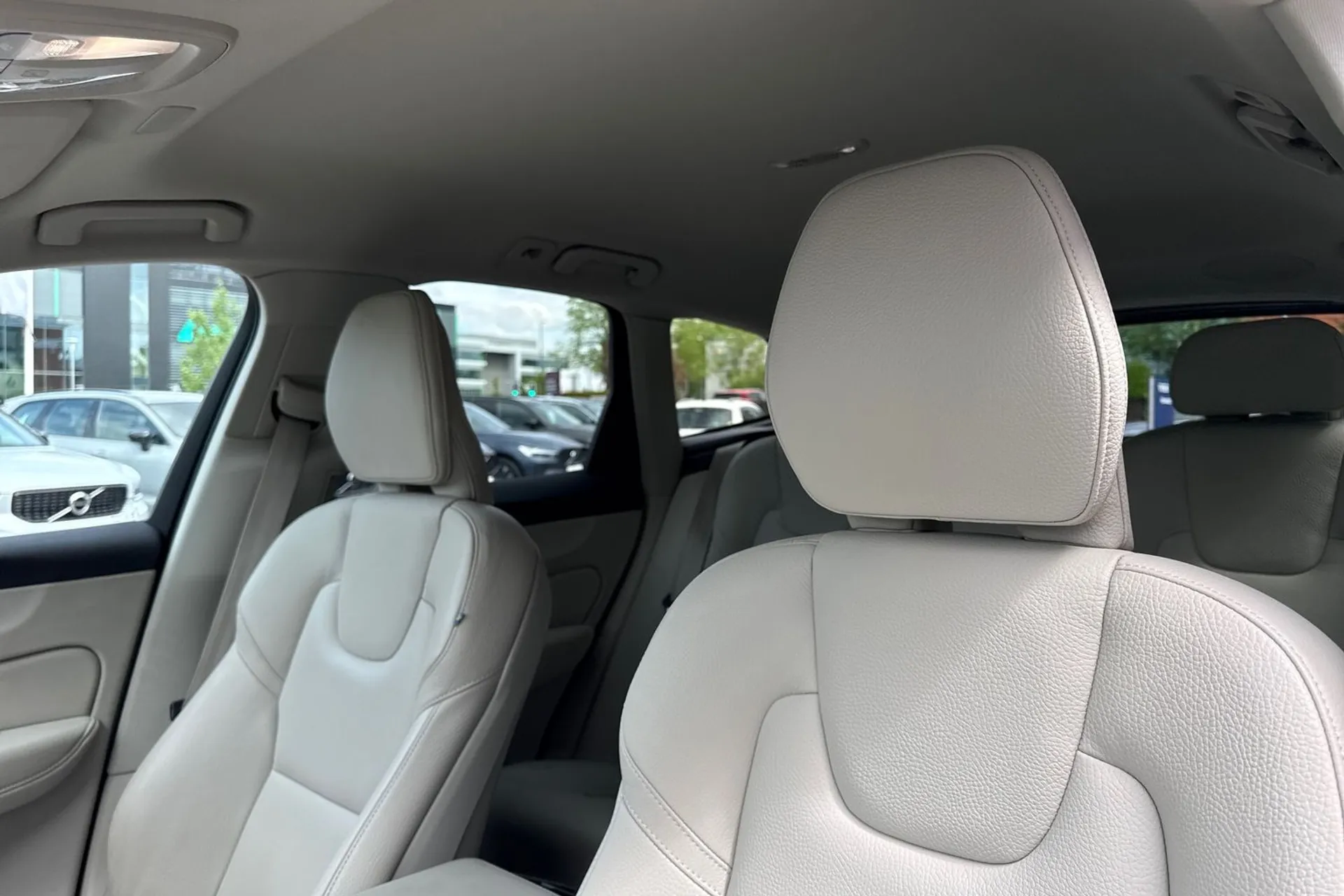 Volvo XC60 thumbnail image number 29