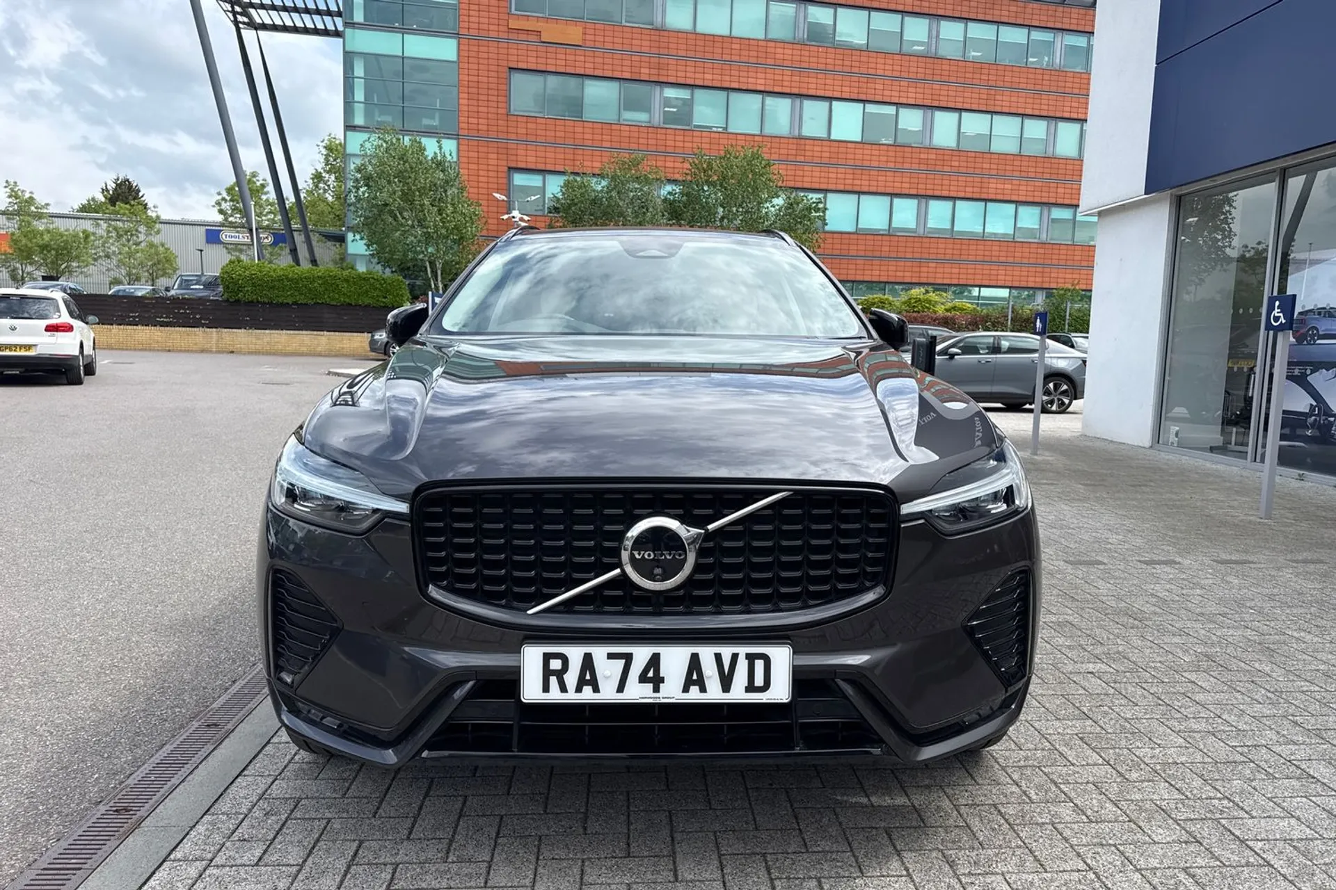 Volvo XC60 thumbnail image number 13