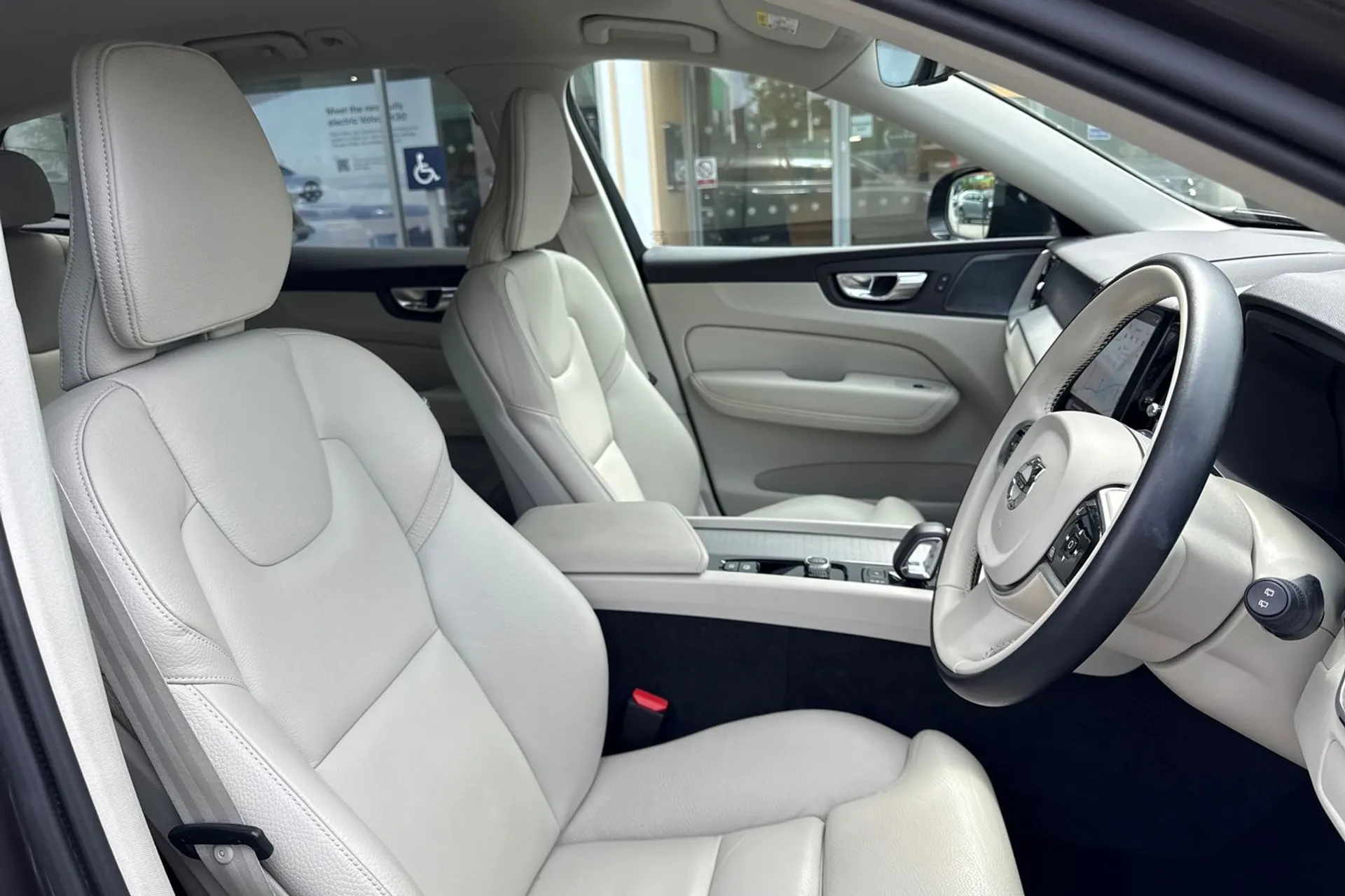 Volvo XC60 thumbnail image number 26