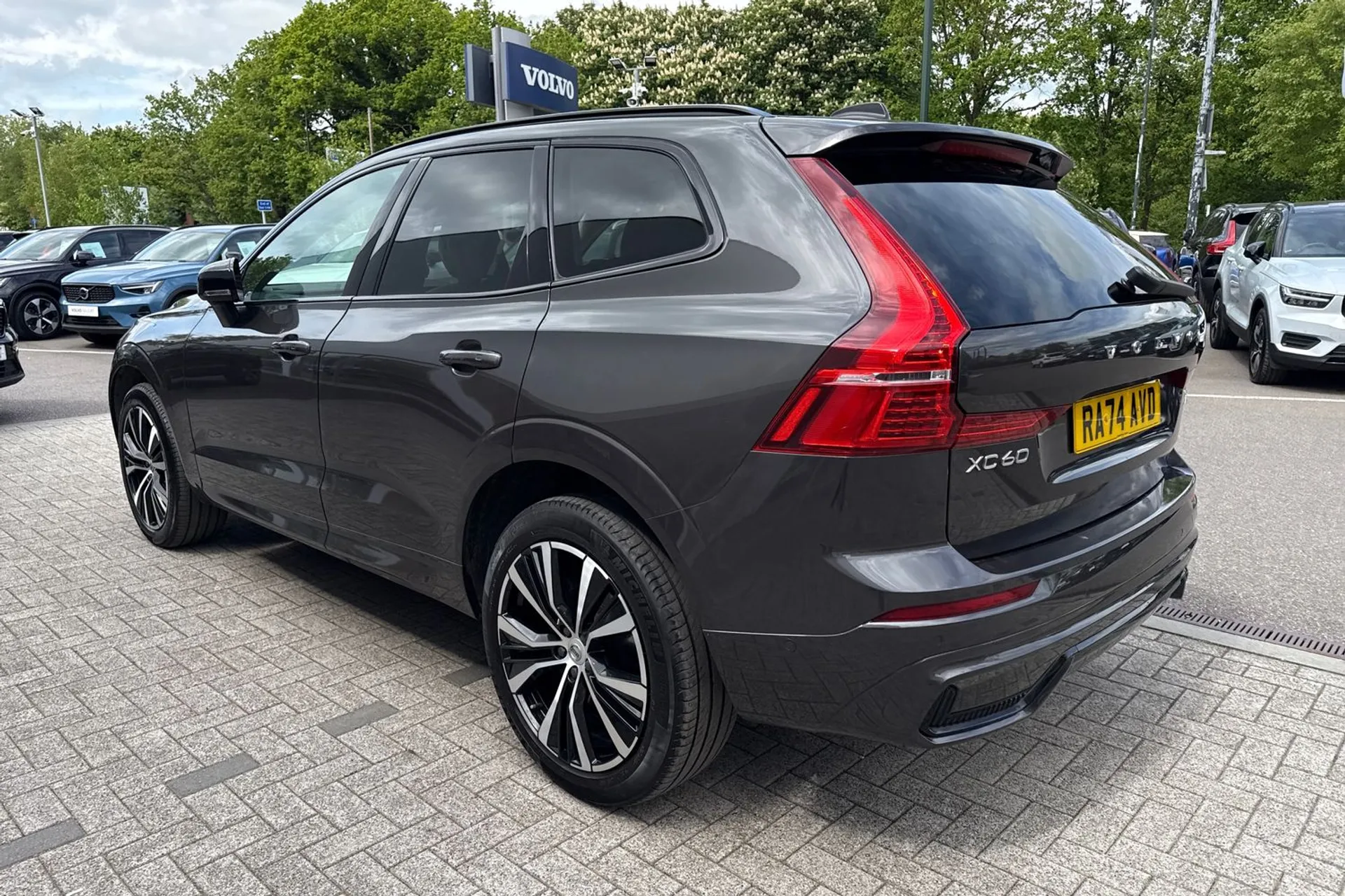 Volvo XC60 thumbnail image number 10