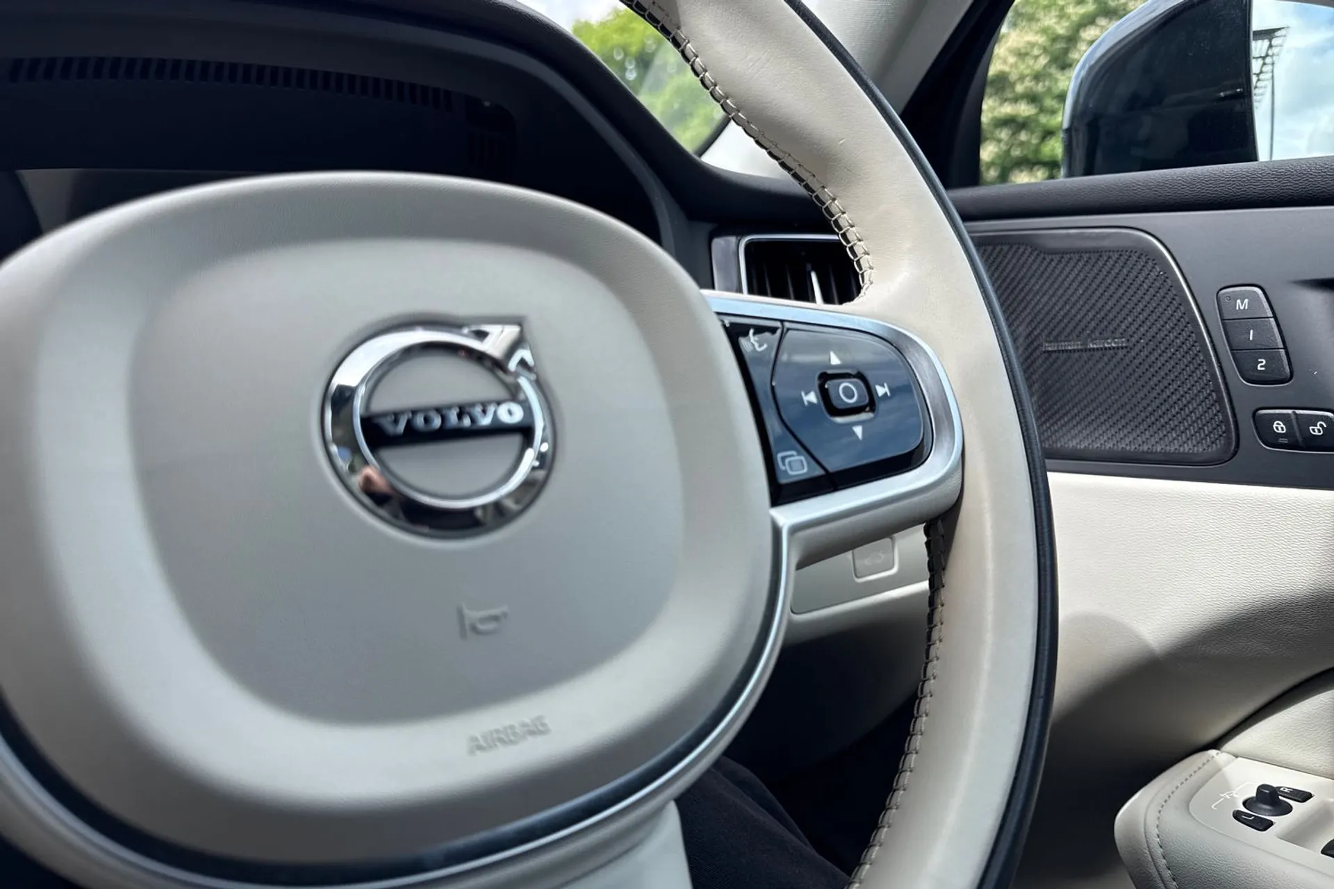 Volvo XC60 thumbnail image number 37