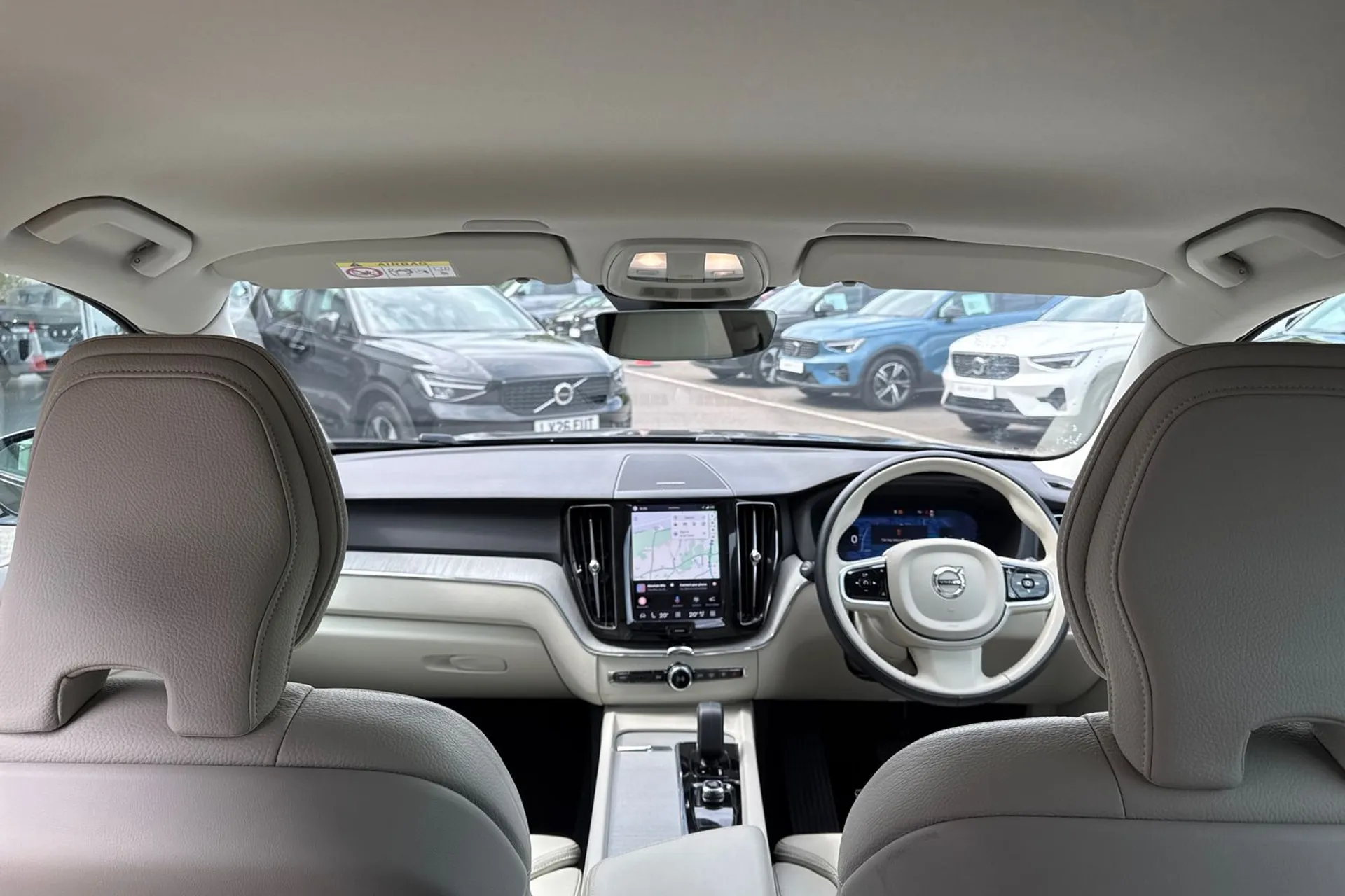 Volvo XC60 thumbnail image number 3