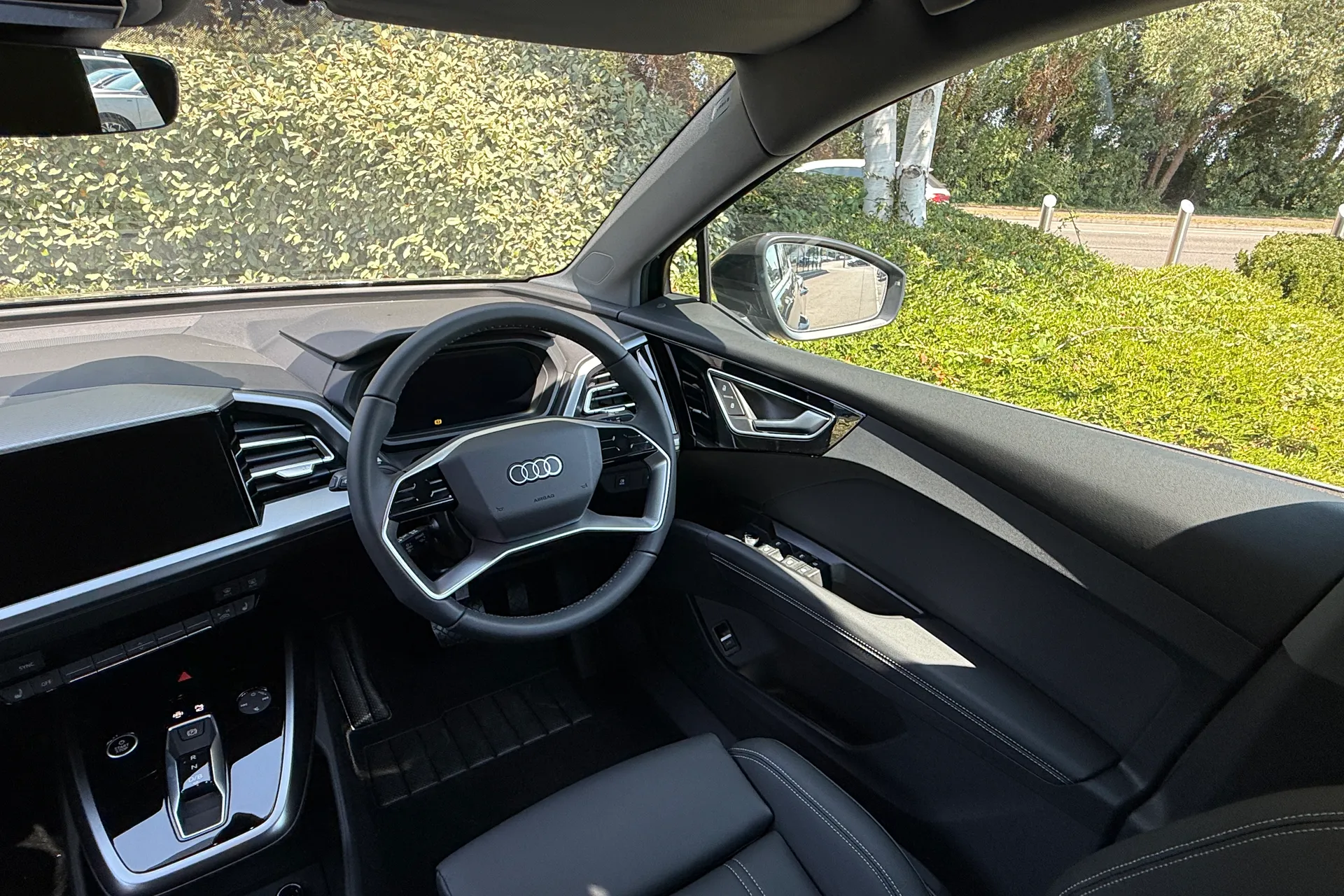 Audi Q4 e-tron thumbnail image number 48