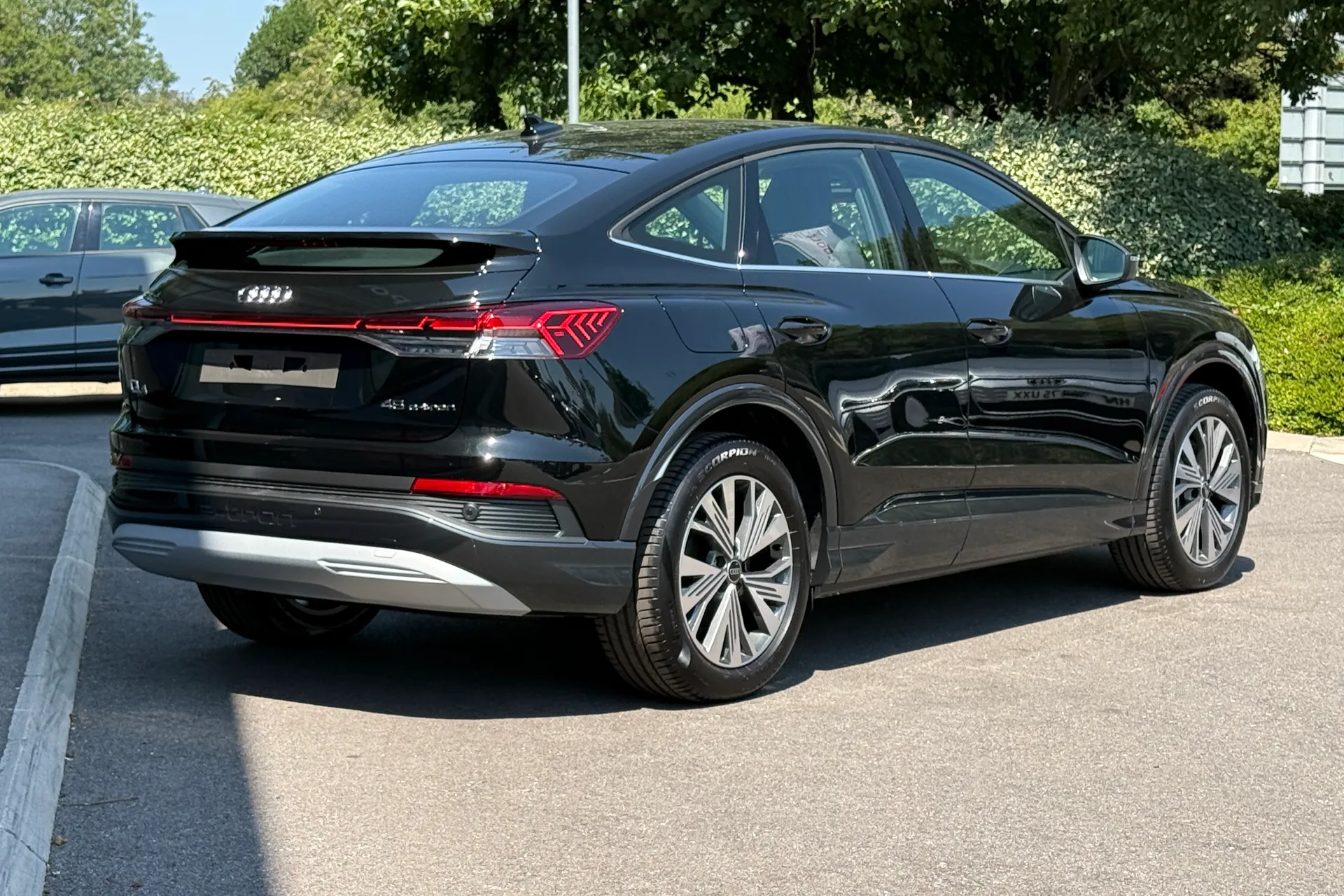 Audi Q4 e-tron thumbnail image number 28
