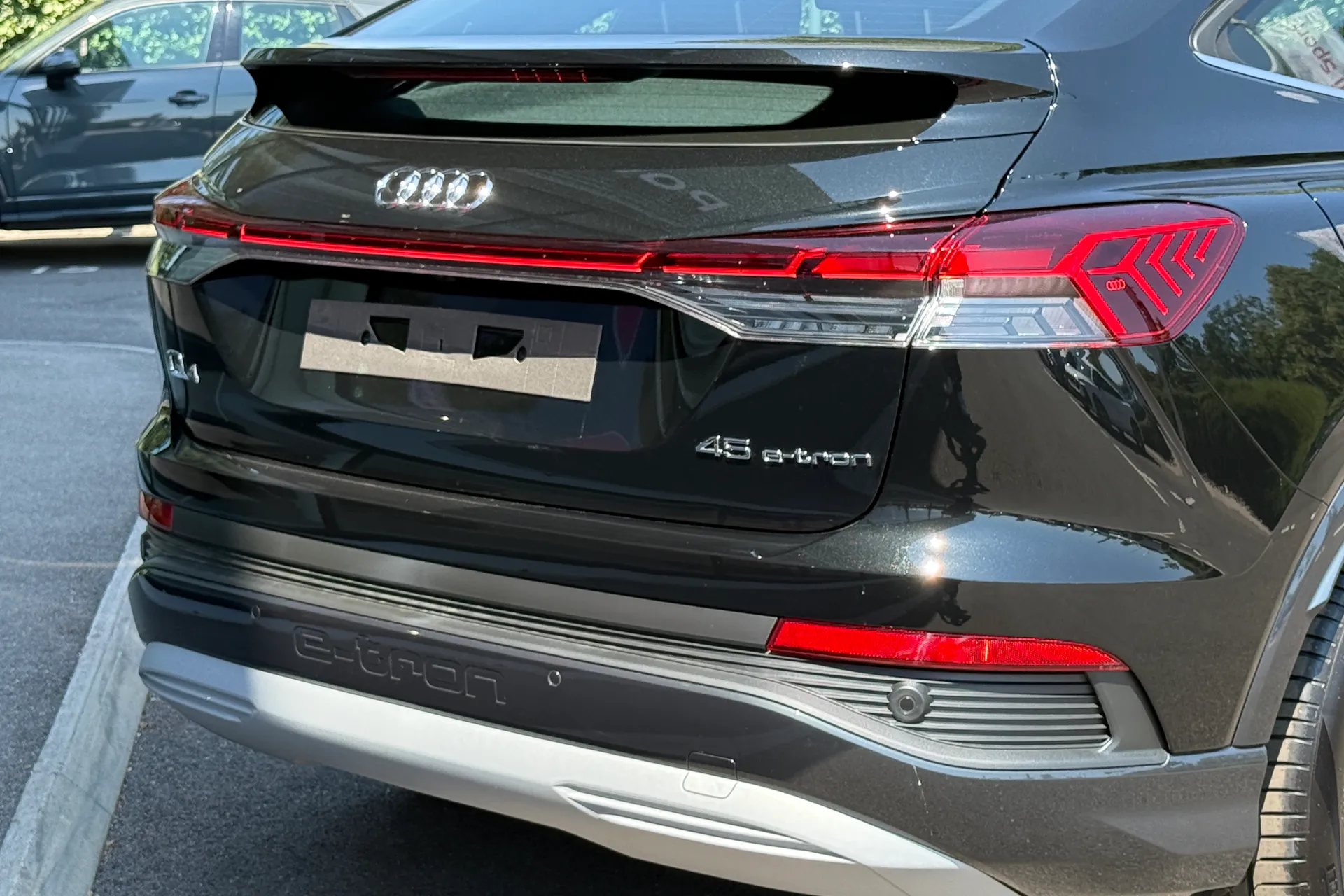 Audi Q4 e-tron thumbnail image number 15