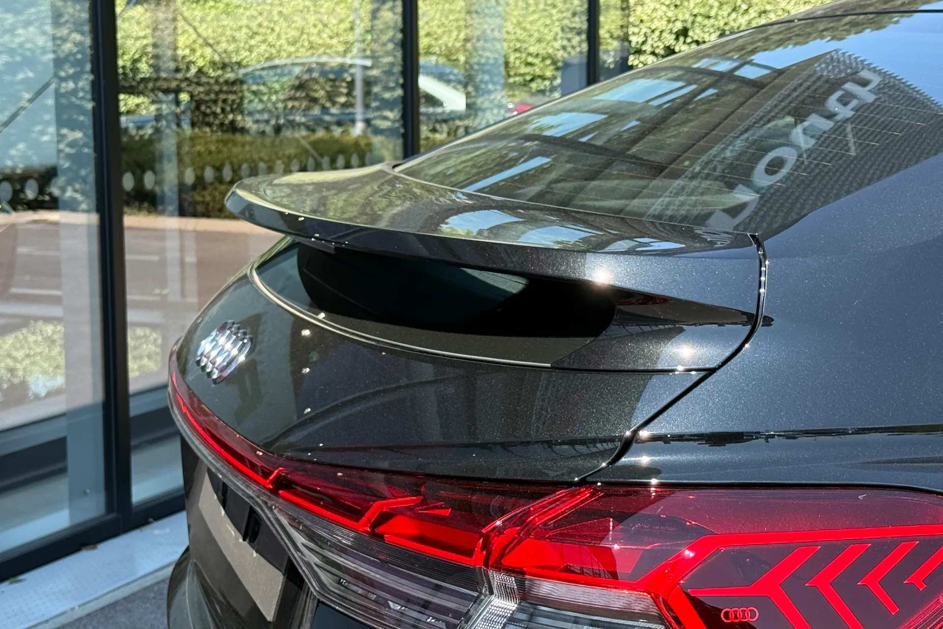 Audi Q4 e-tron thumbnail image number 12