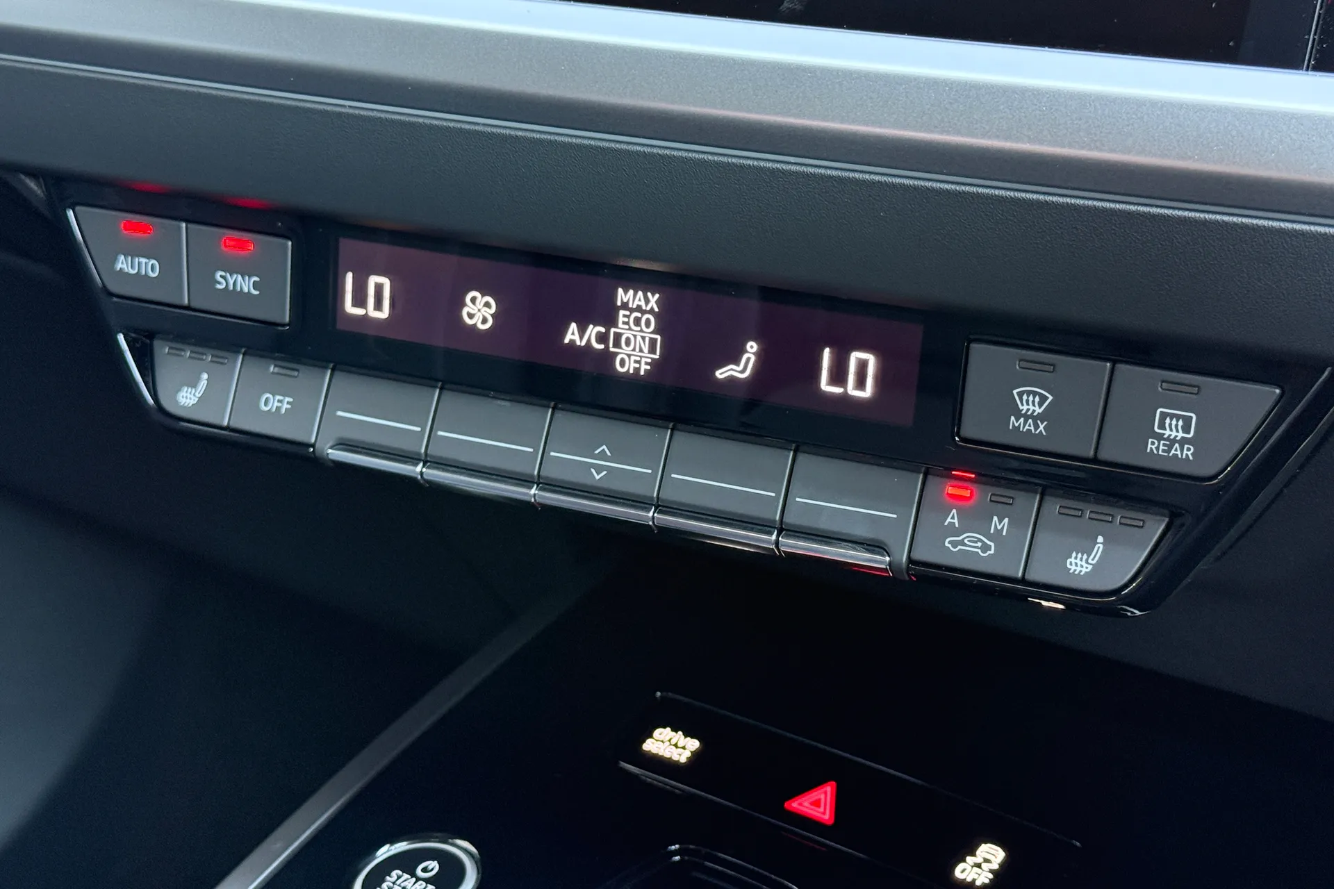 Audi Q4 e-tron thumbnail image number 18