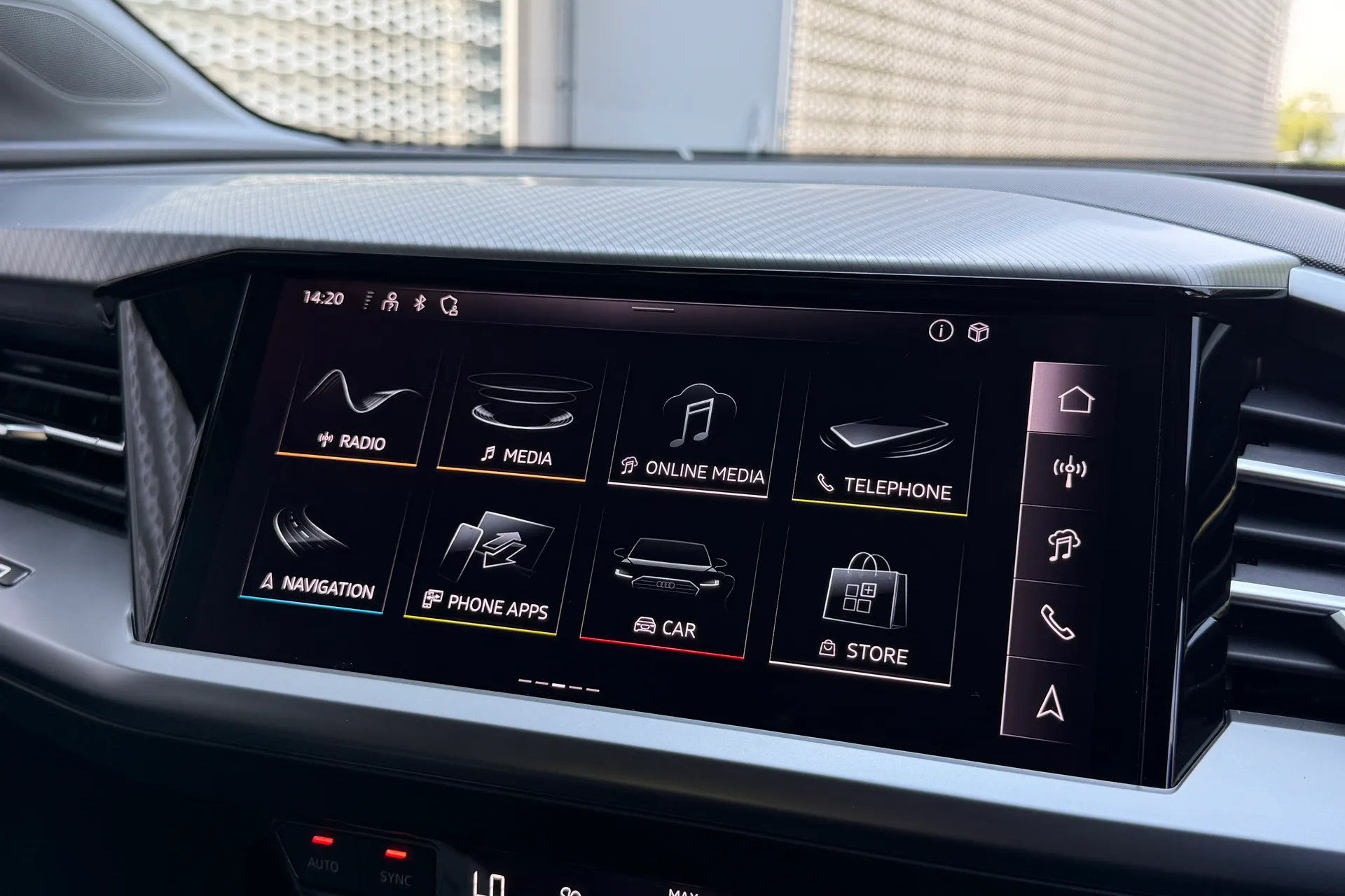 Audi Q4 e-tron thumbnail image number 11