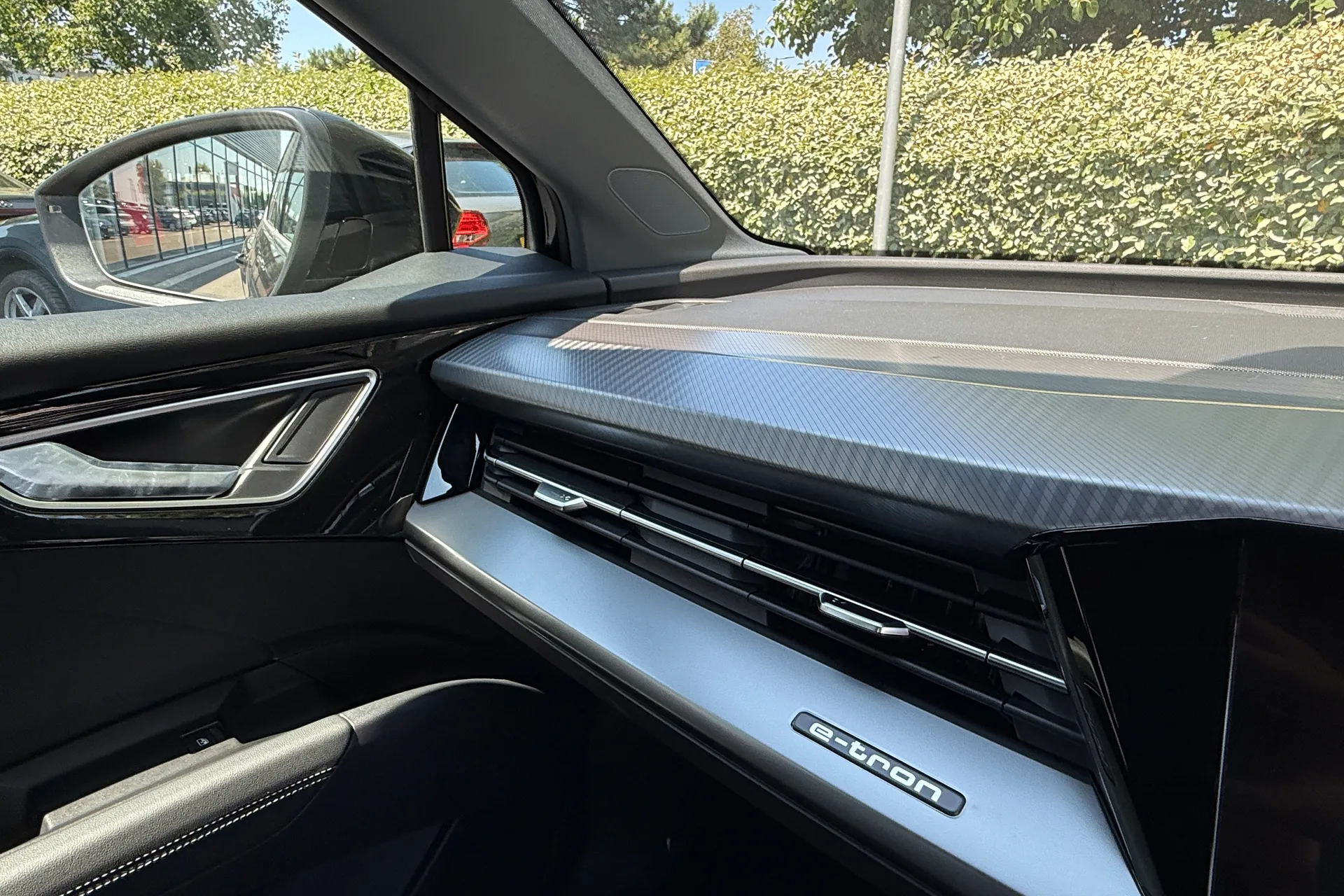 Audi Q4 e-tron thumbnail image number 43