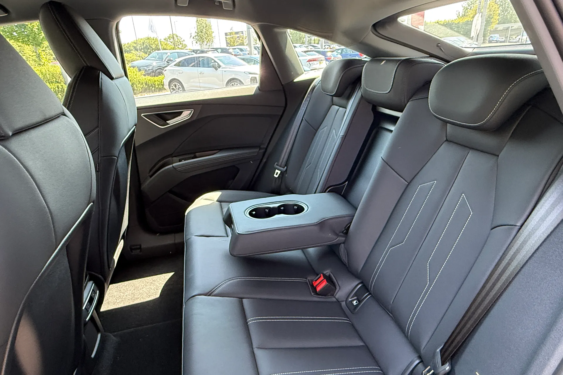 Audi Q4 e-tron thumbnail image number 34
