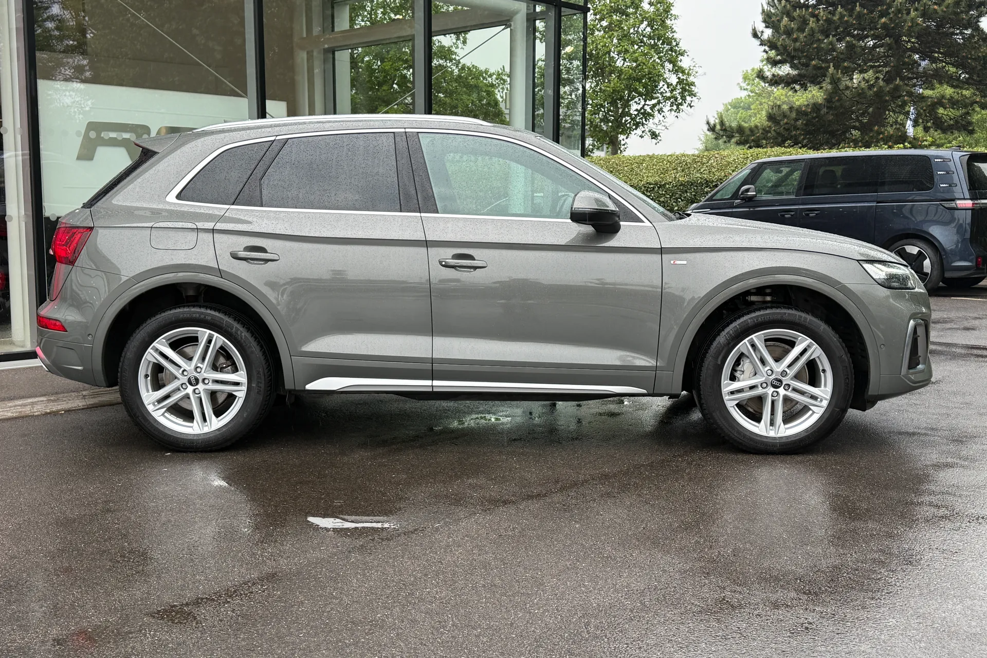Audi Q5 thumbnail image number 2