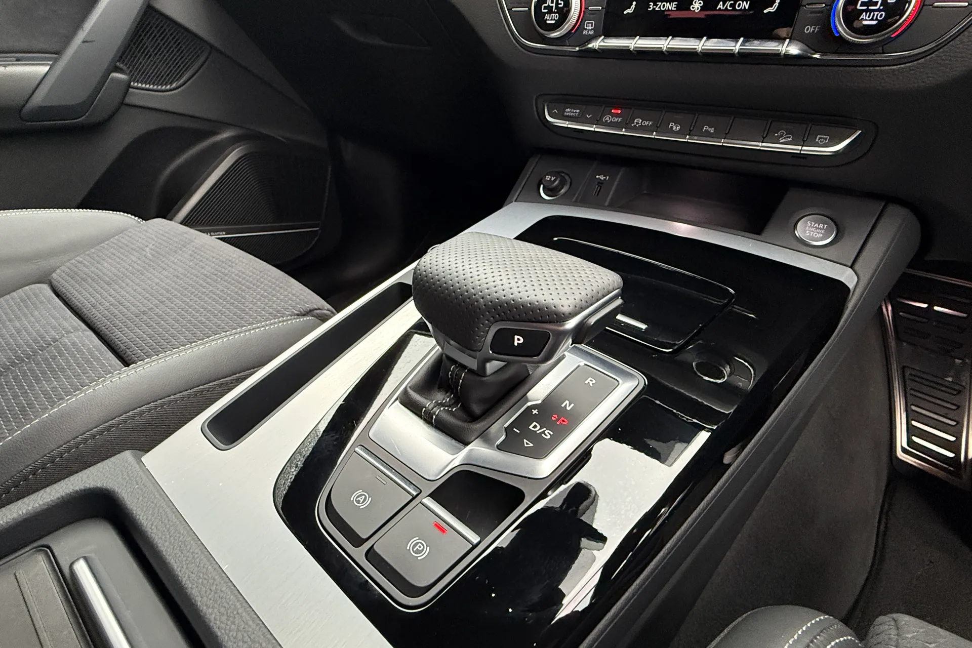 Audi Q5 thumbnail image number 18