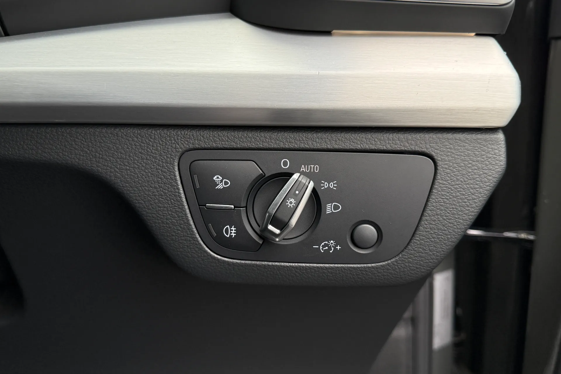Audi Q5 thumbnail image number 28