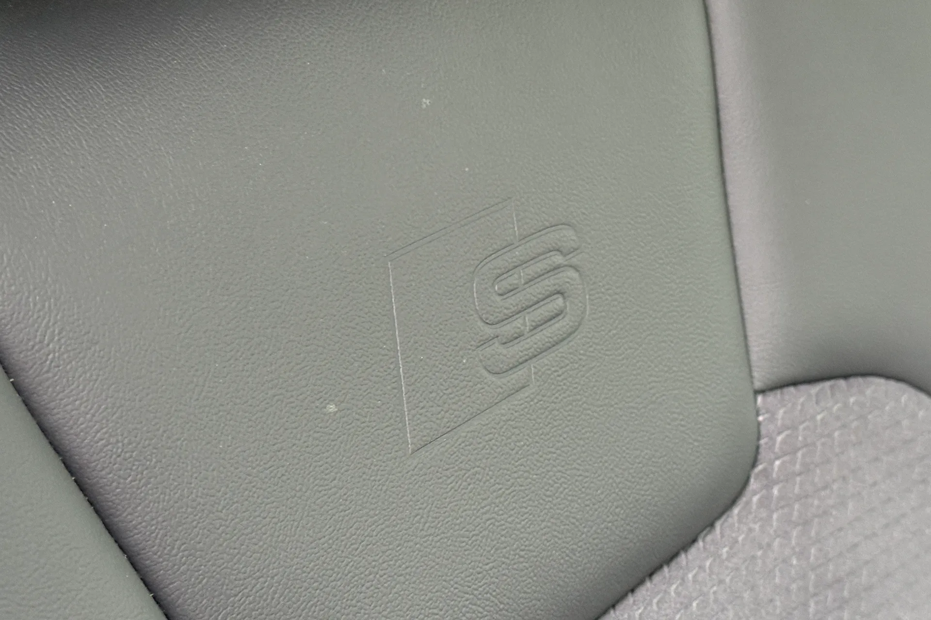 Audi Q5 thumbnail image number 36