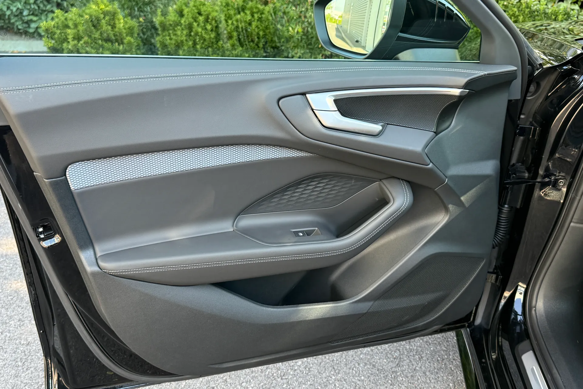 Audi A5 thumbnail image number 30