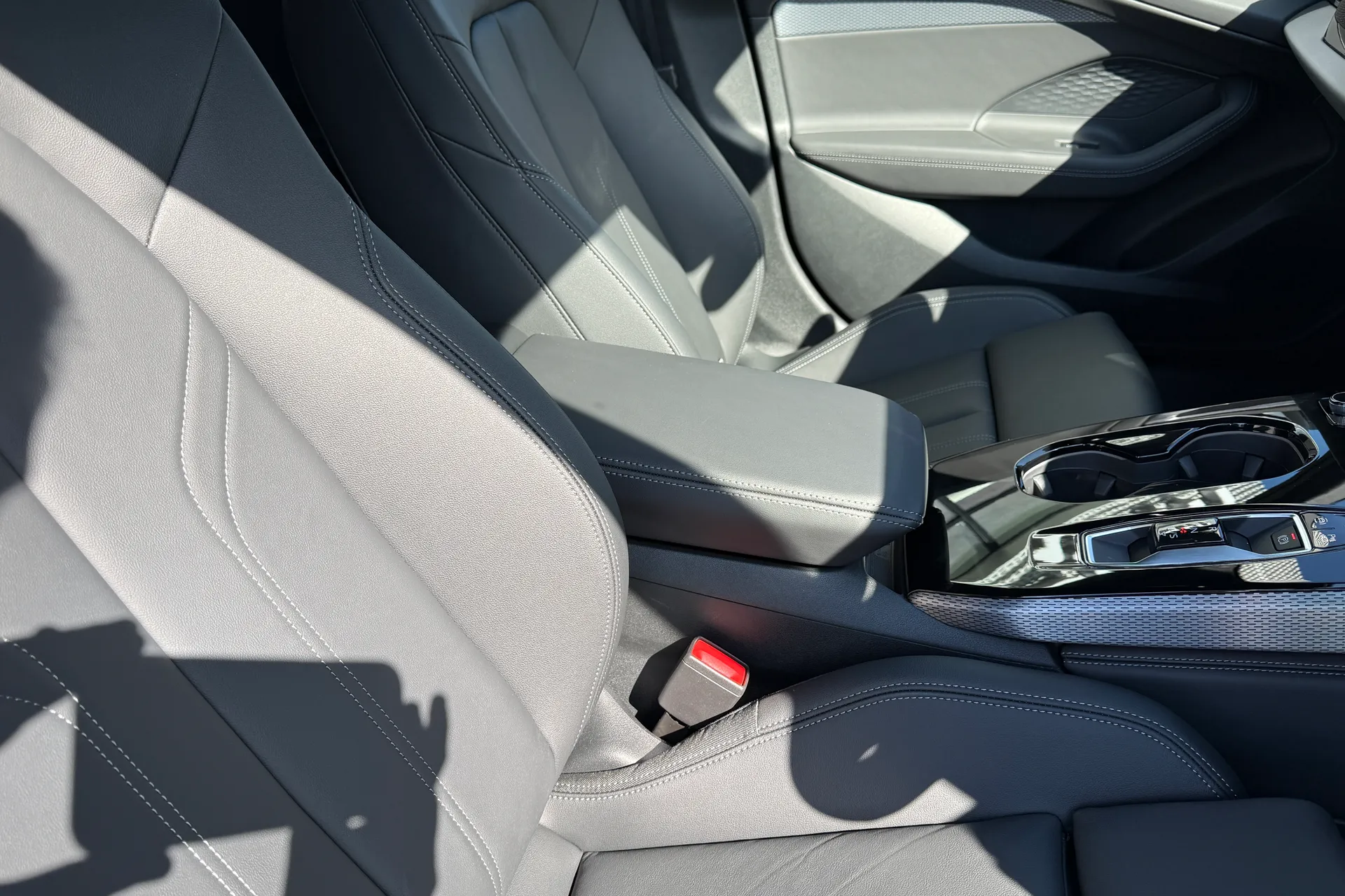 Audi A5 thumbnail image number 37