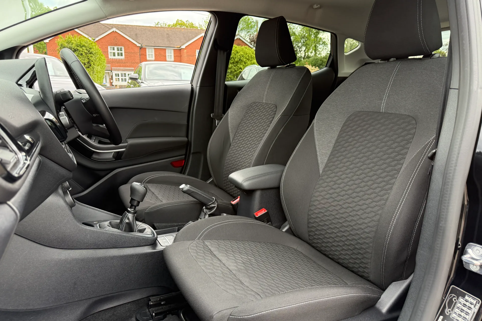 FORD FIESTA thumbnail image number 27
