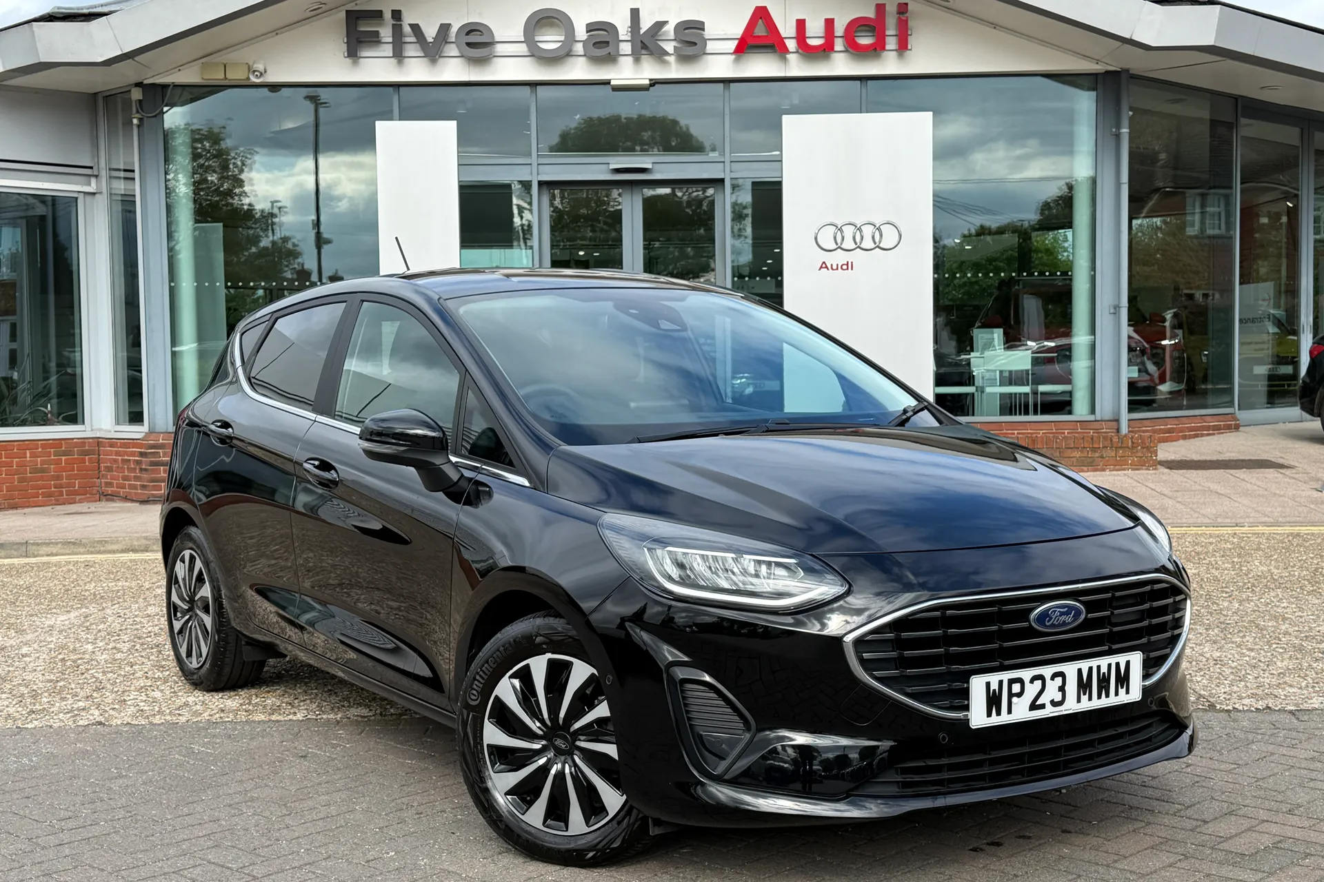 FORD FIESTA focused image