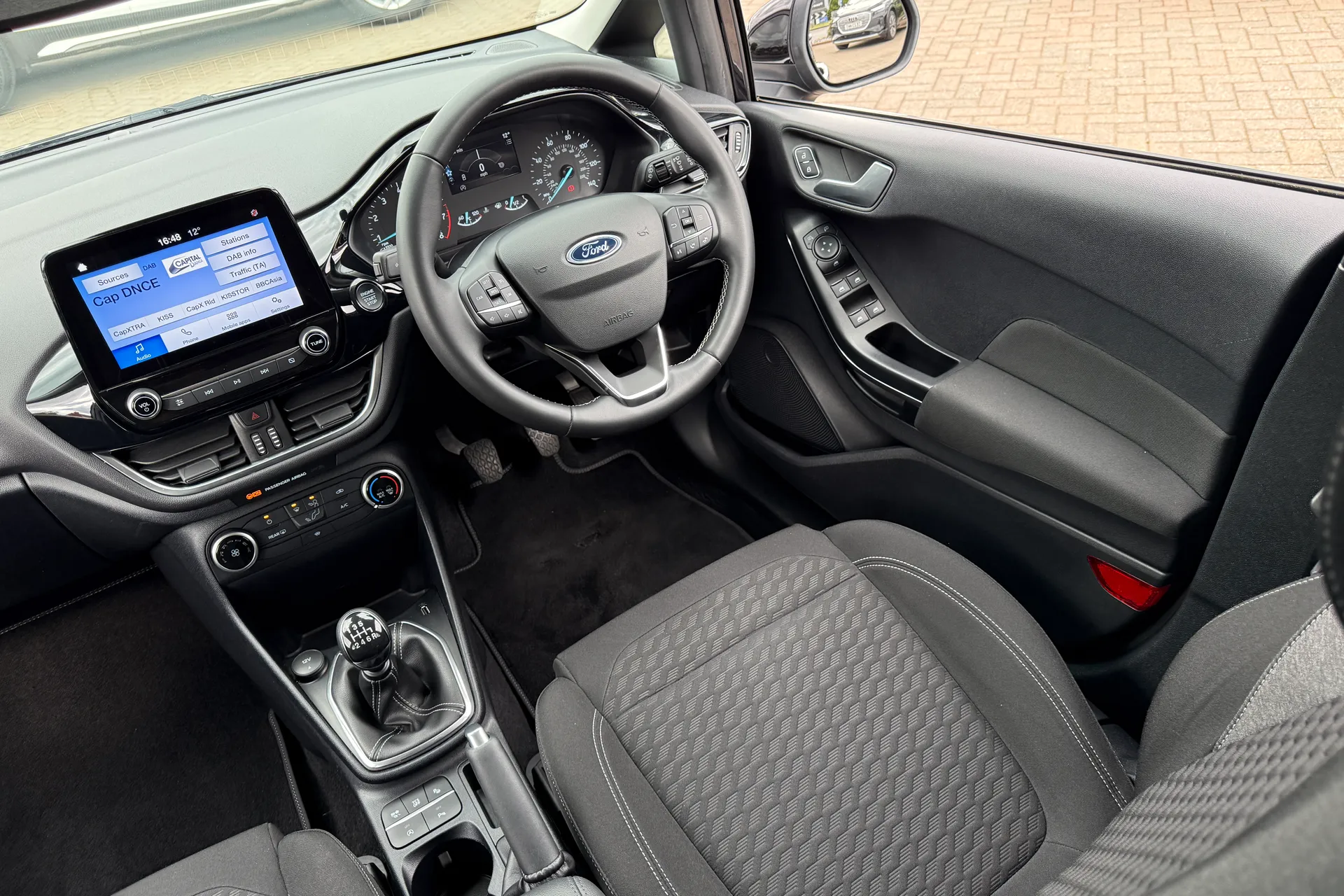 FORD FIESTA thumbnail image number 38