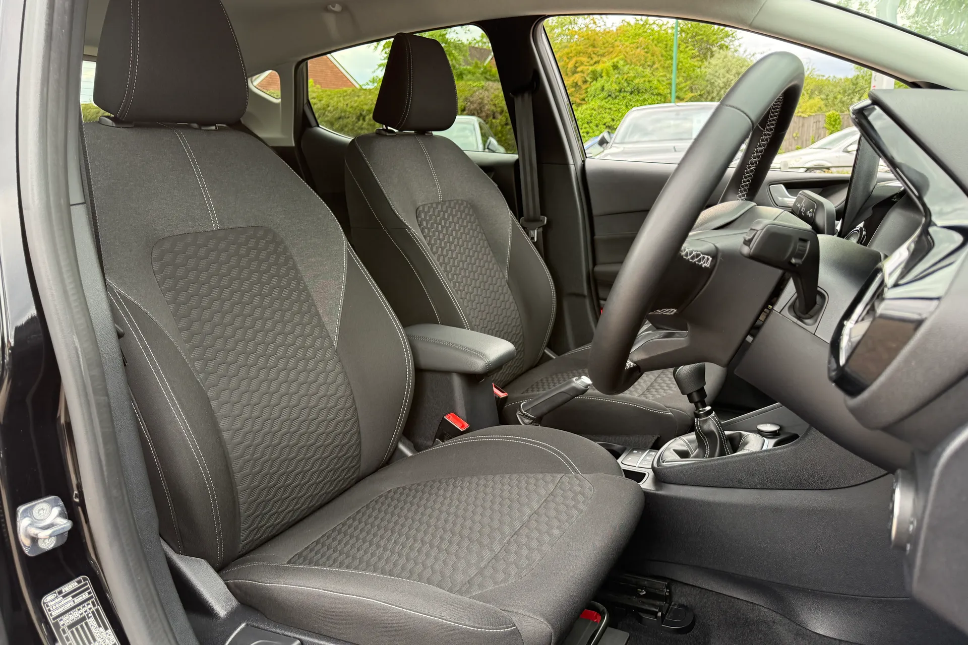 FORD FIESTA thumbnail image number 24