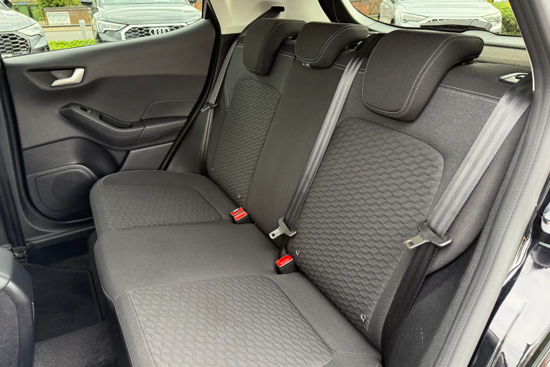 FORD FIESTA thumbnail image number 39