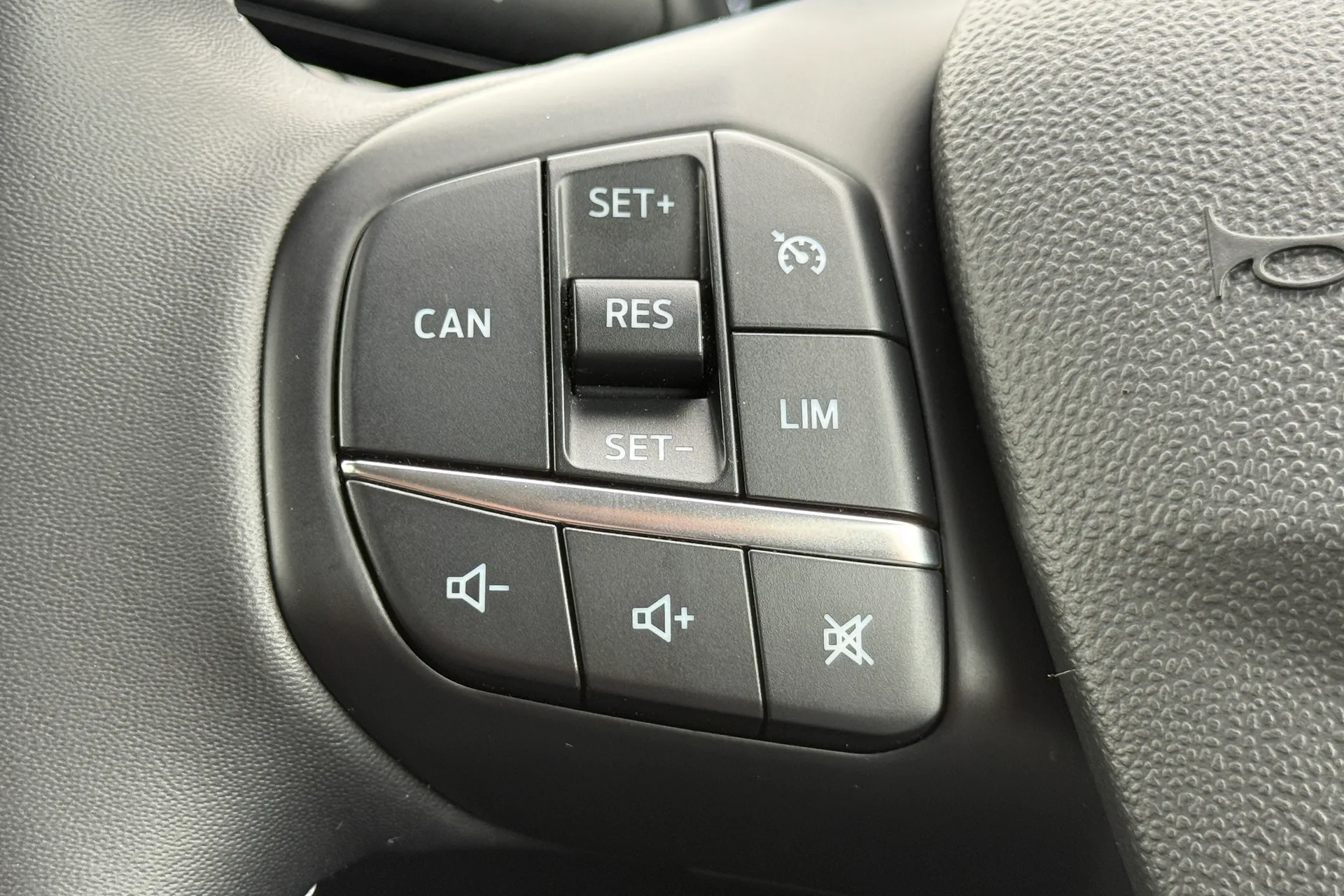 FORD FIESTA thumbnail image number 18