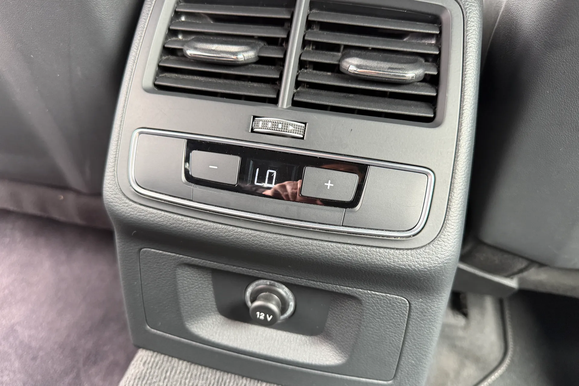 Audi A5 thumbnail image number 45