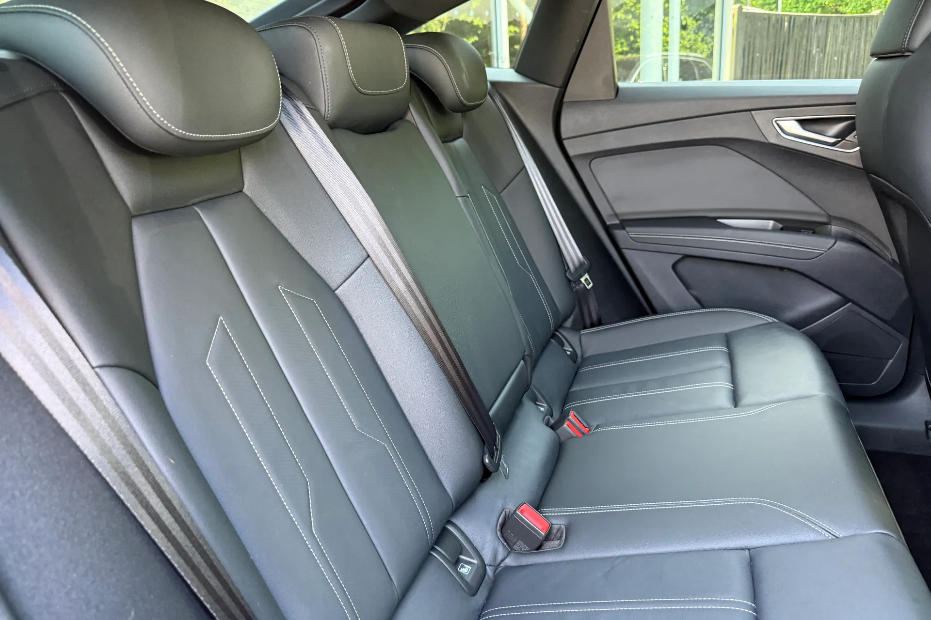Audi Q4 thumbnail image number 31