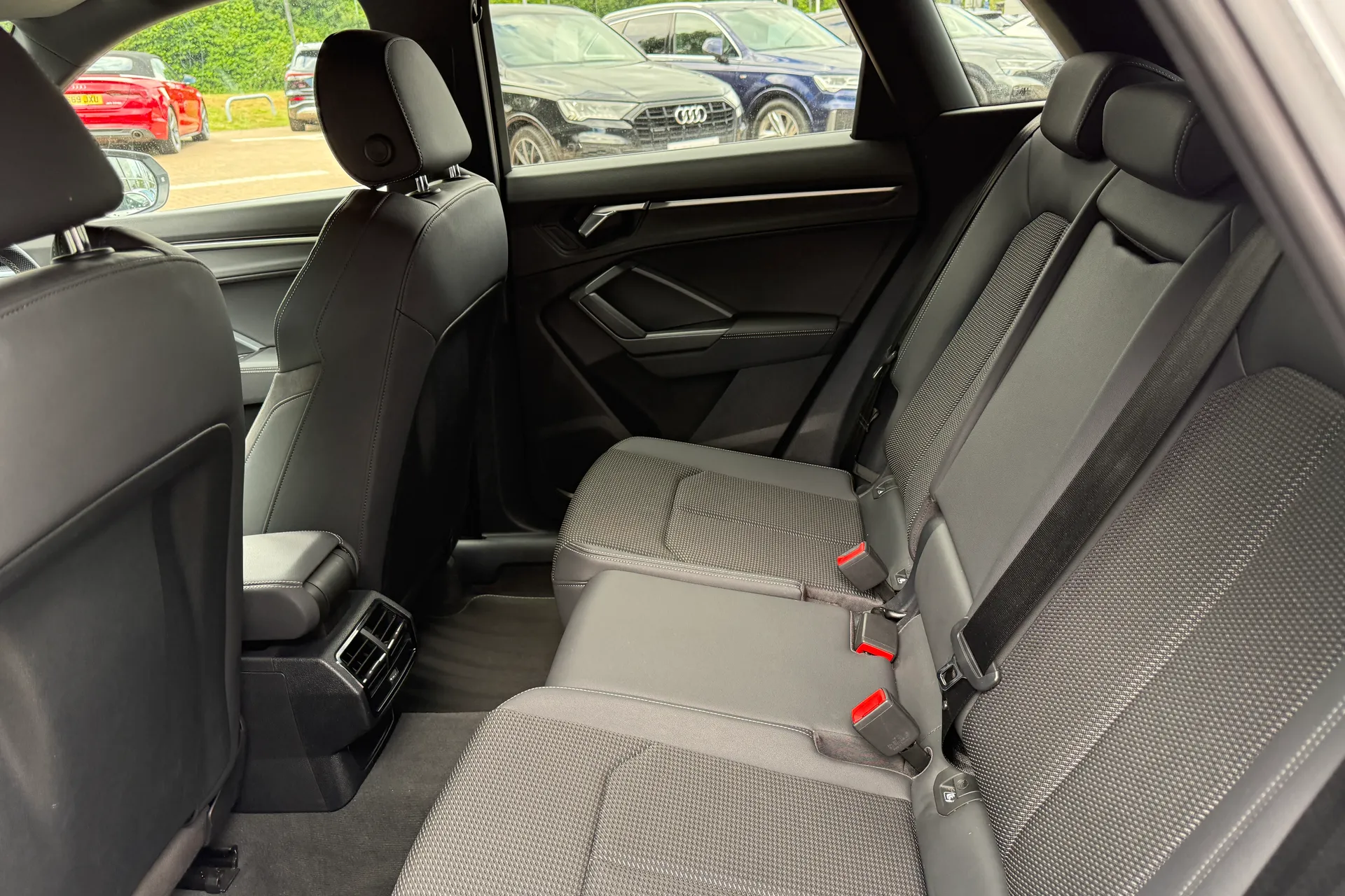 Audi Q3 thumbnail image number 50