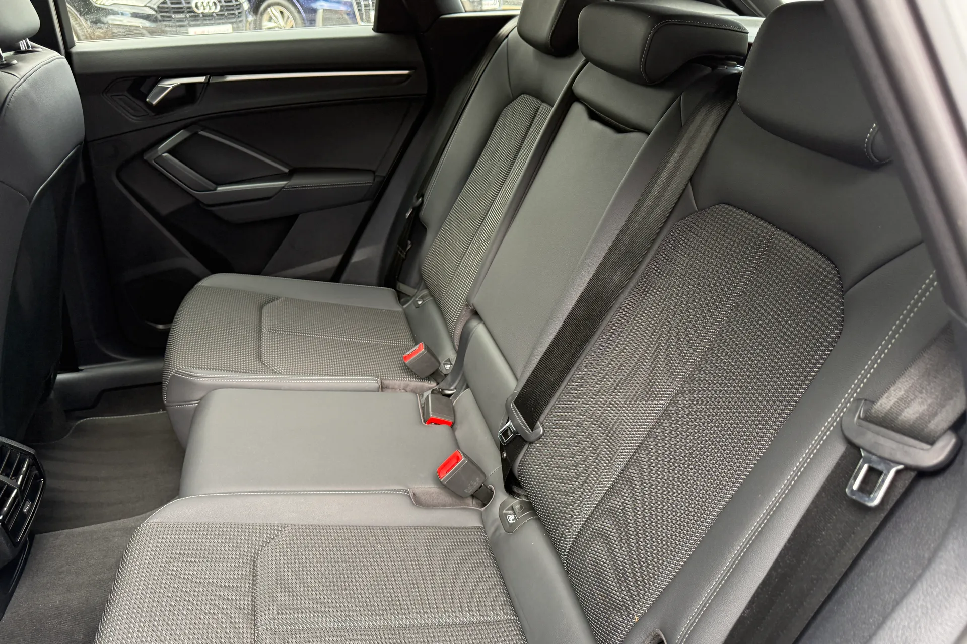 Audi Q3 thumbnail image number 49