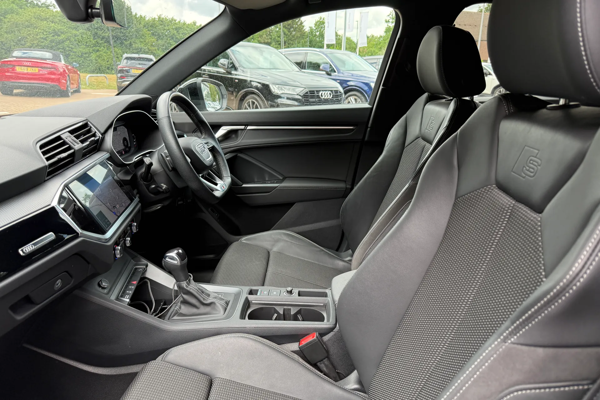 Audi Q3 thumbnail image number 53