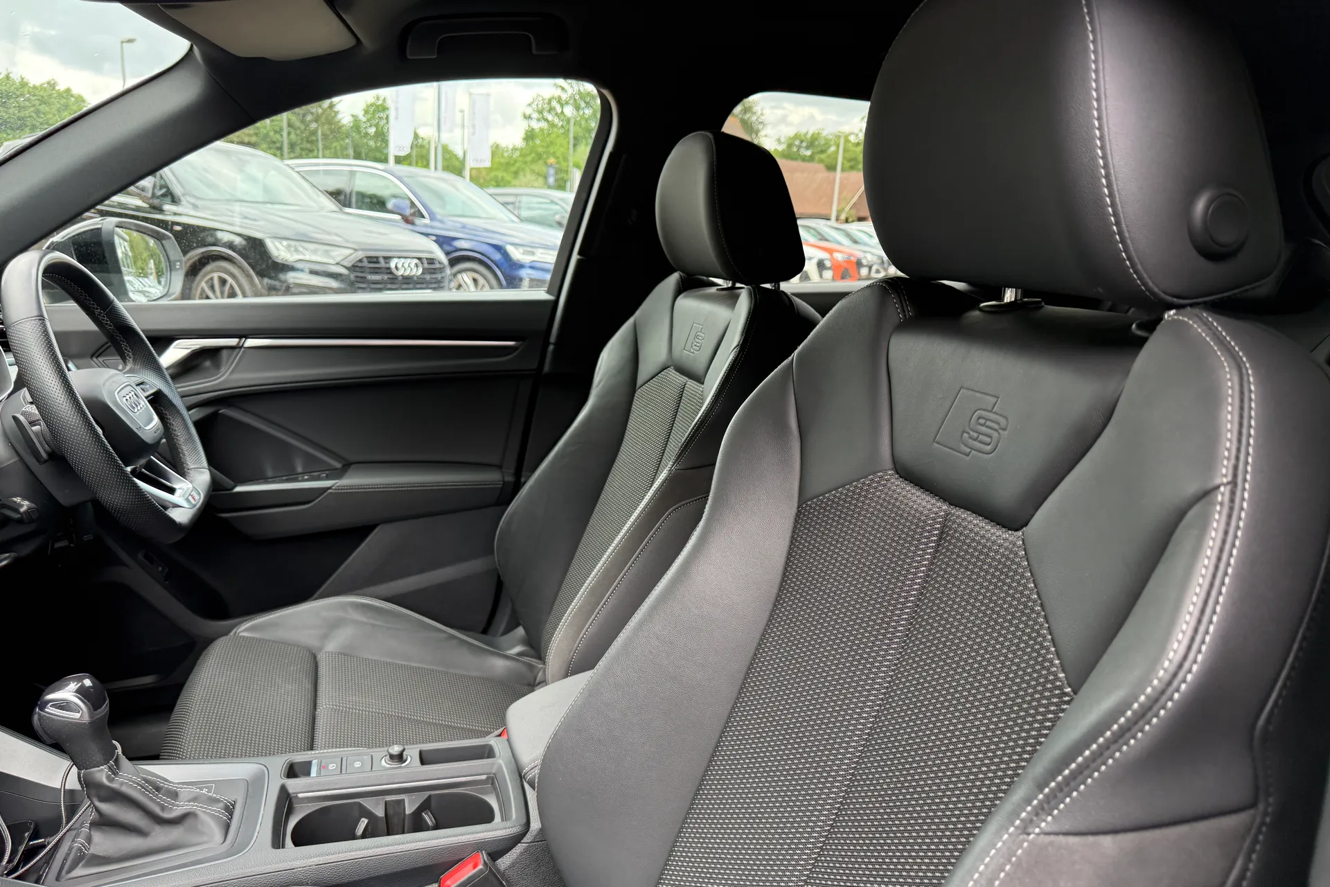 Audi Q3 thumbnail image number 52