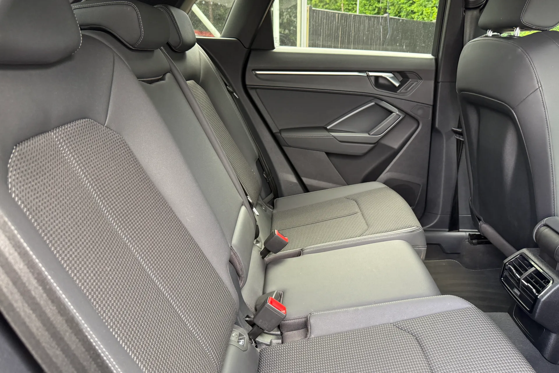 Audi Q3 thumbnail image number 34