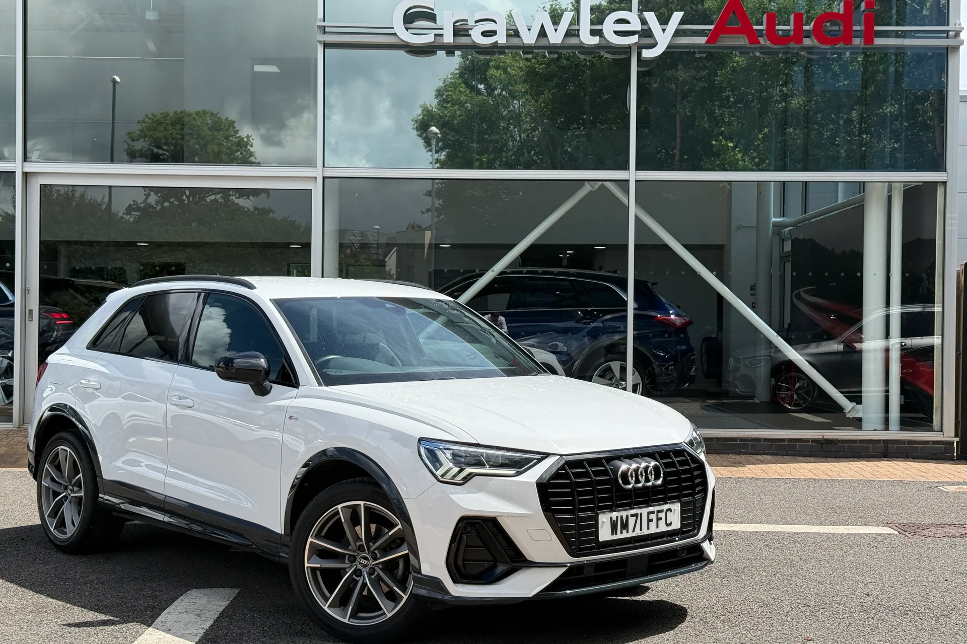 Audi Q3 focused image