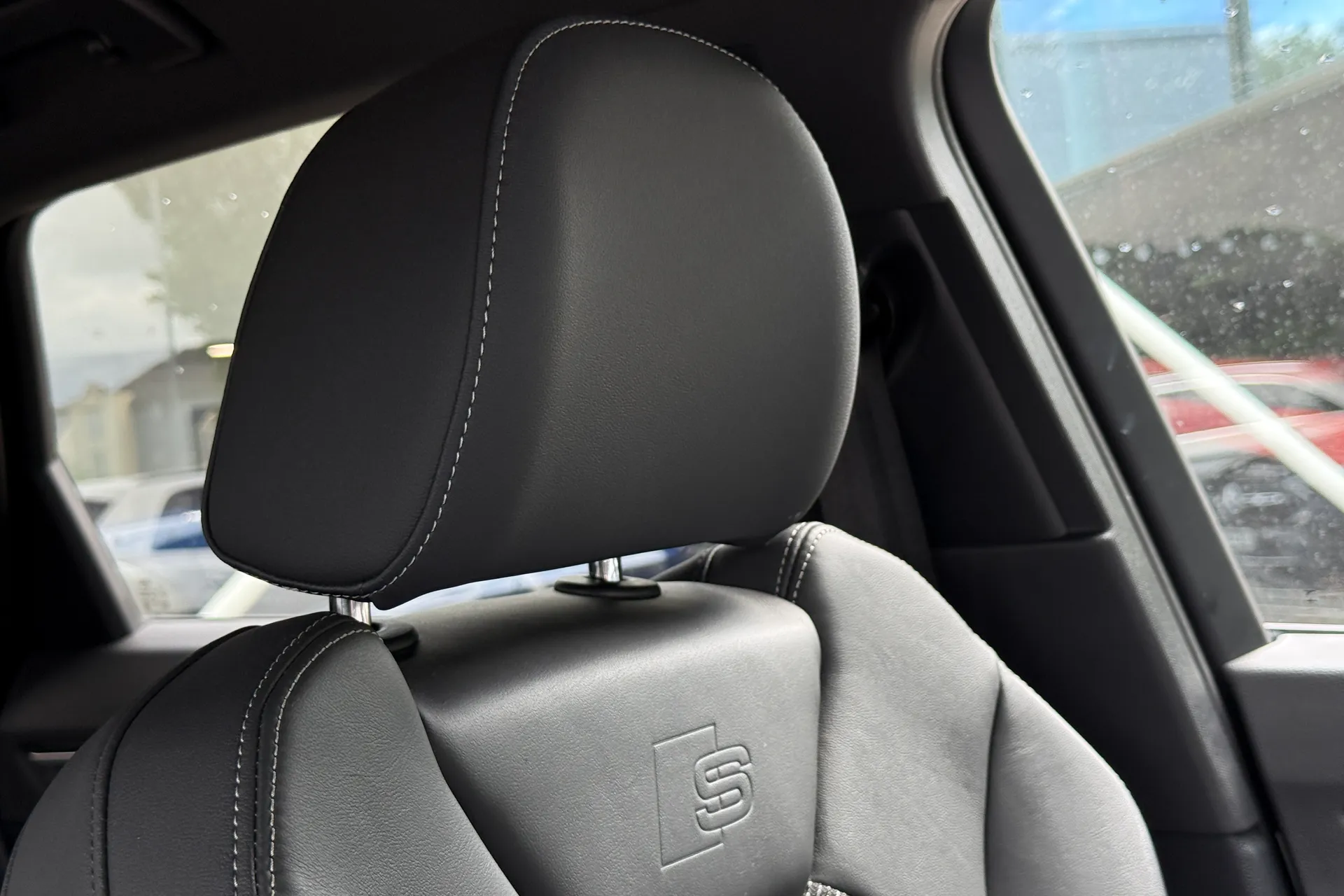 Audi Q3 thumbnail image number 24